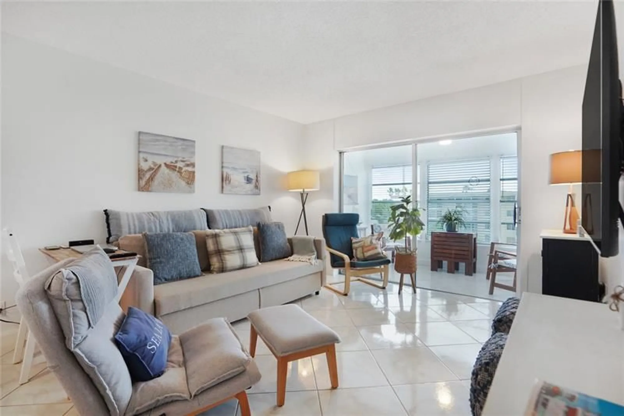 Property Slideshow image 17 of 24 | 3051 nw 46th ave 407, Lauderdale Lakes, FL, 33313