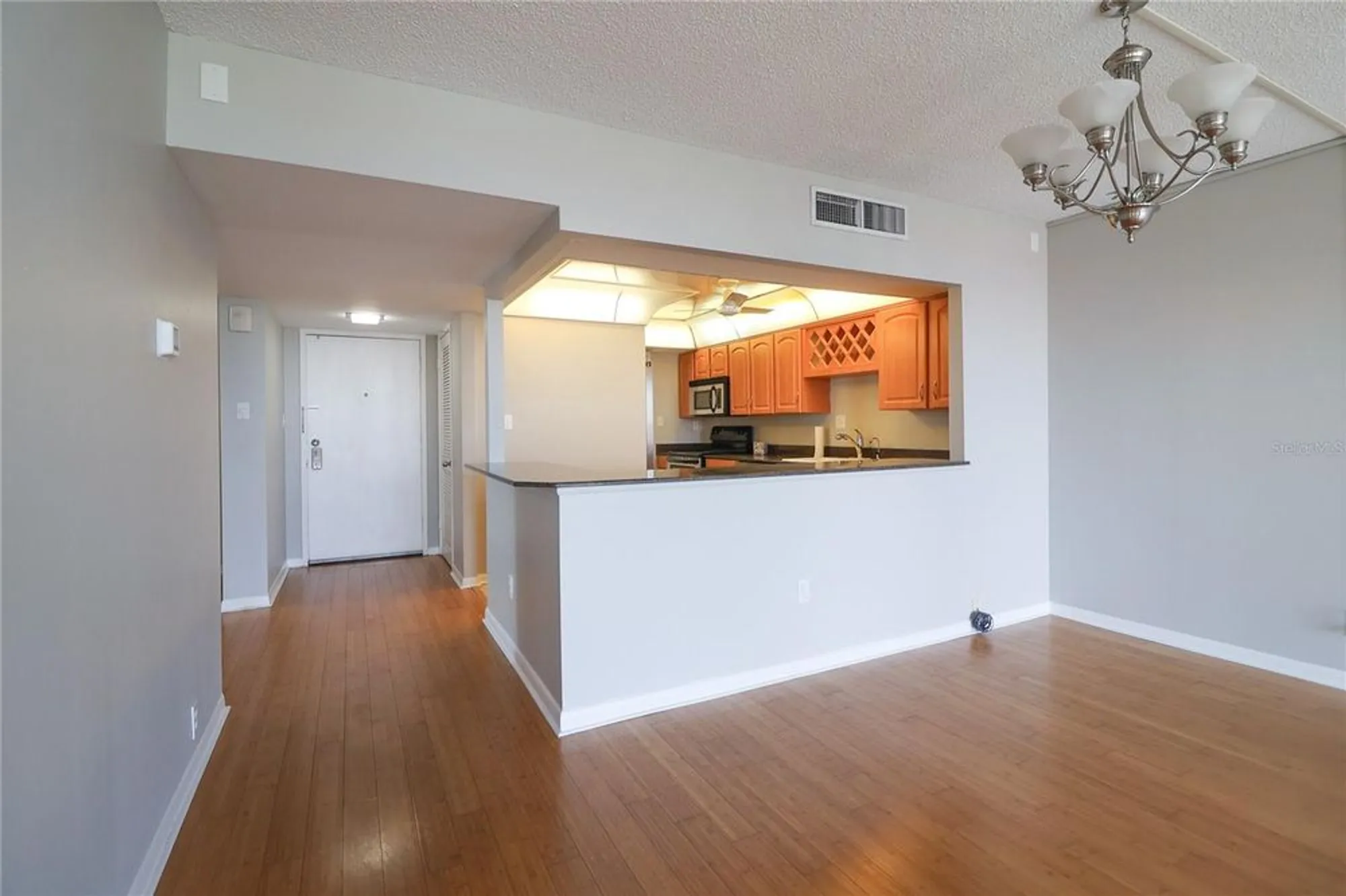 Property Slideshow image 10 of 28 | 7400 sun island dr 501, South Pasadena, FL, 33707