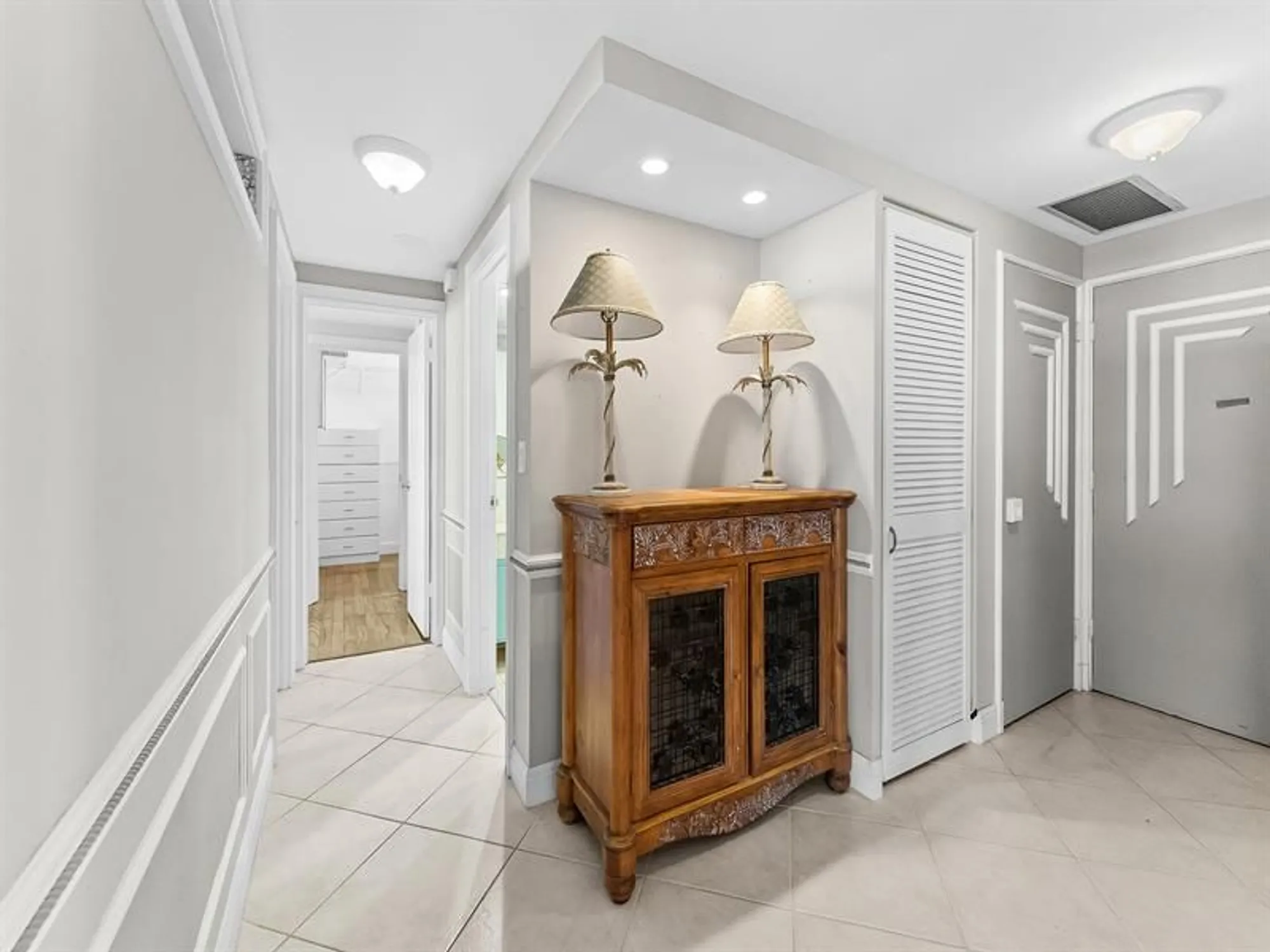 Property Slideshow image 1 of 20 | 3333 ne 34th st 504, Fort Lauderdale, FL, 33308