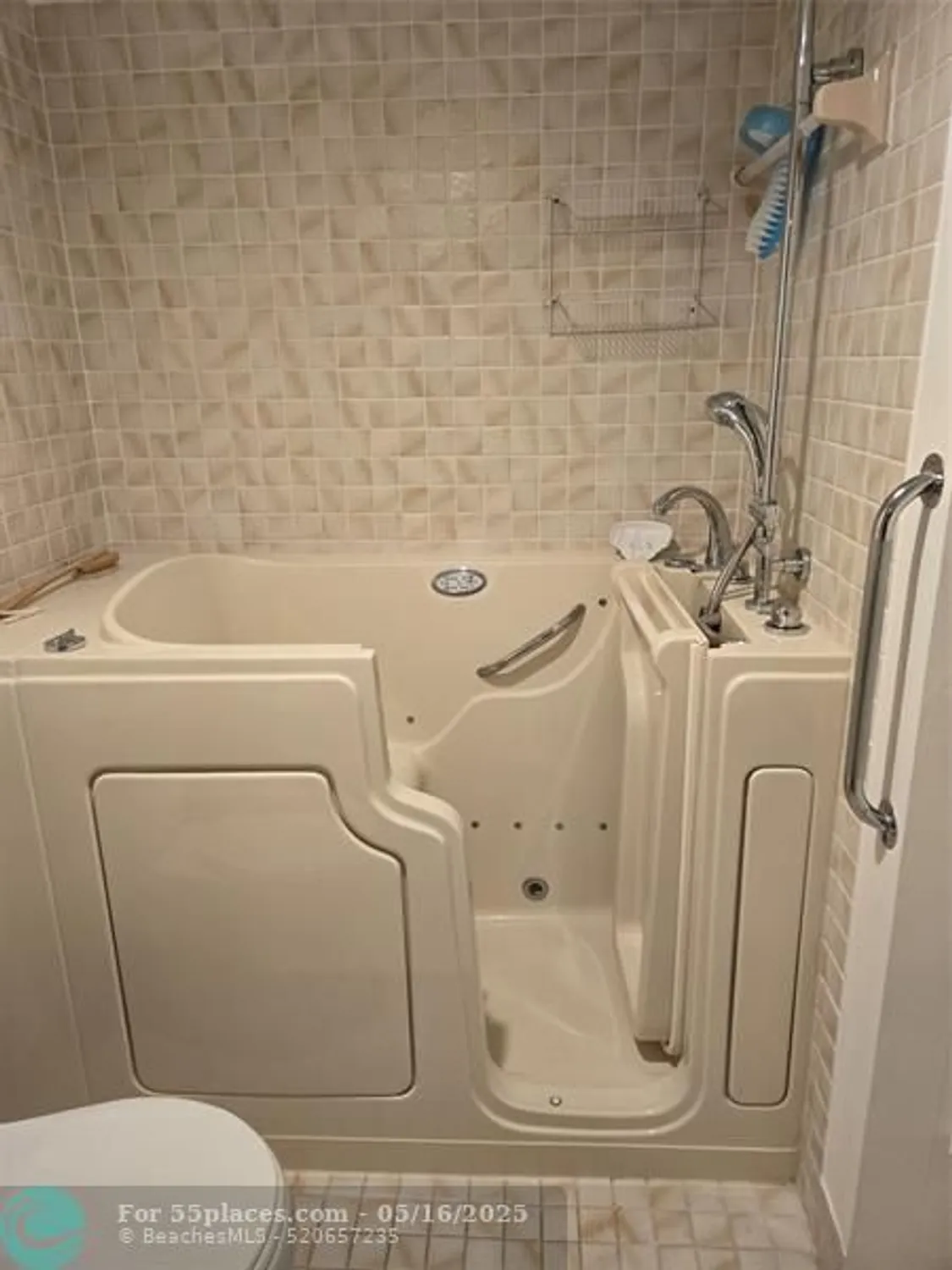 Property Slideshow image 15 of 20 | 3301 aruba way h3, Coconut Creek, FL, 33066