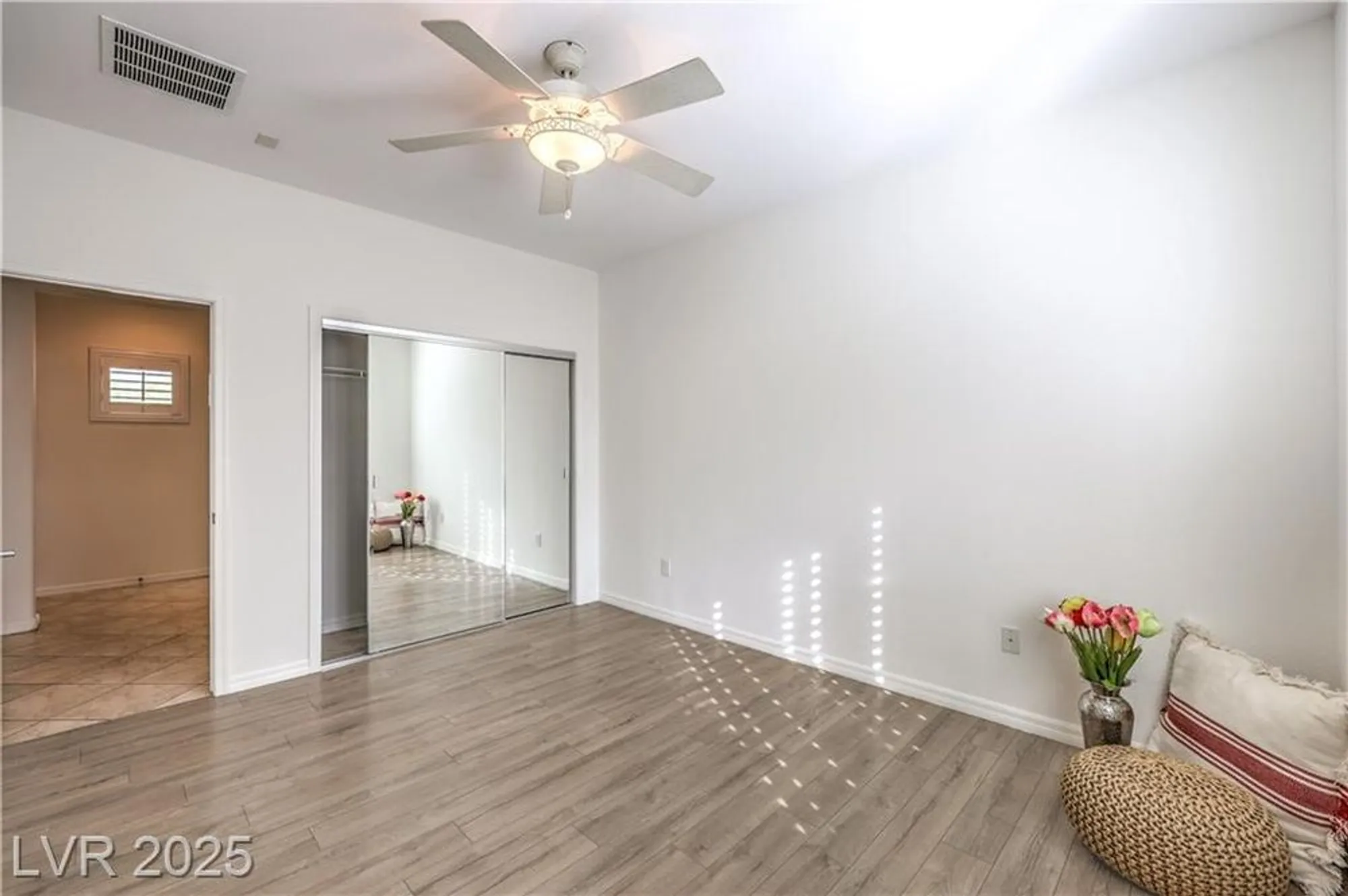 Property Slideshow image 19 of 40 | 2317 shorewood hills ave, Henderson, NV, 89052