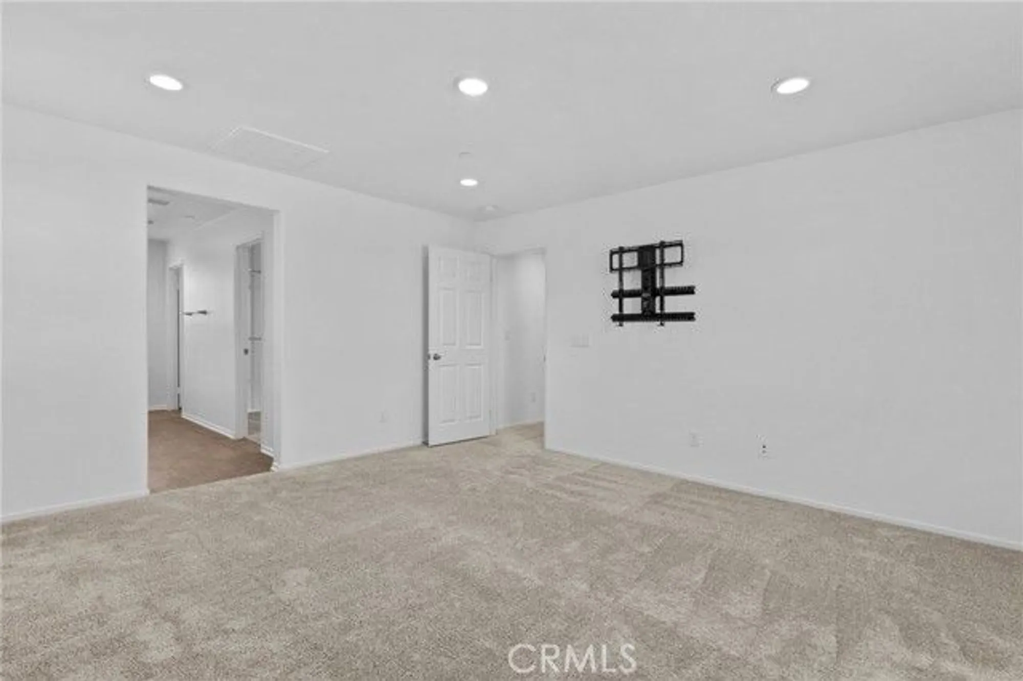 Property Slideshow image 20 of 47 | 24085 midvale ct, Corona, CA, 92883