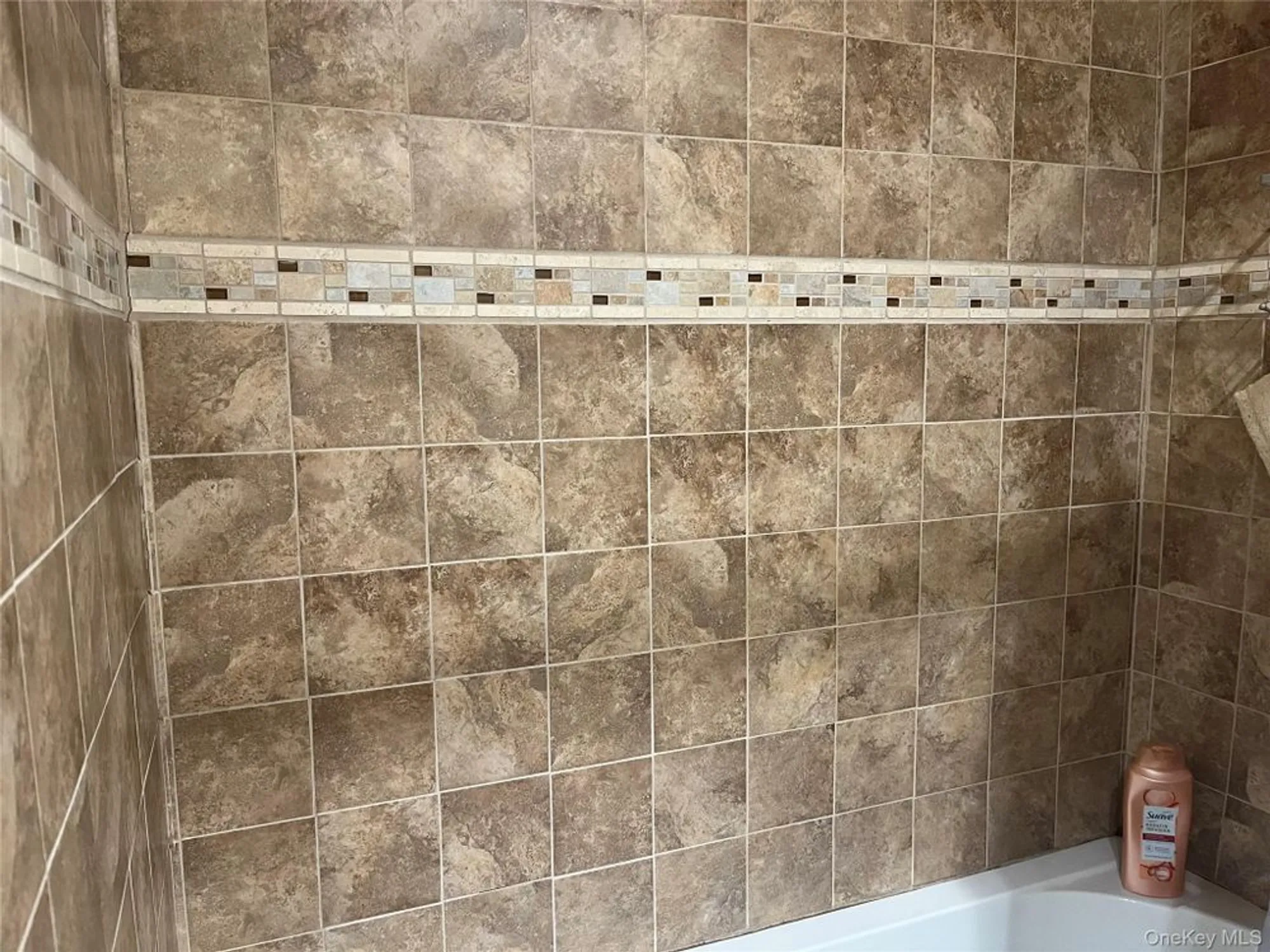 Property Slideshow image 15 of 30 | 194 canterbury dr, Ridge, NY, 11961