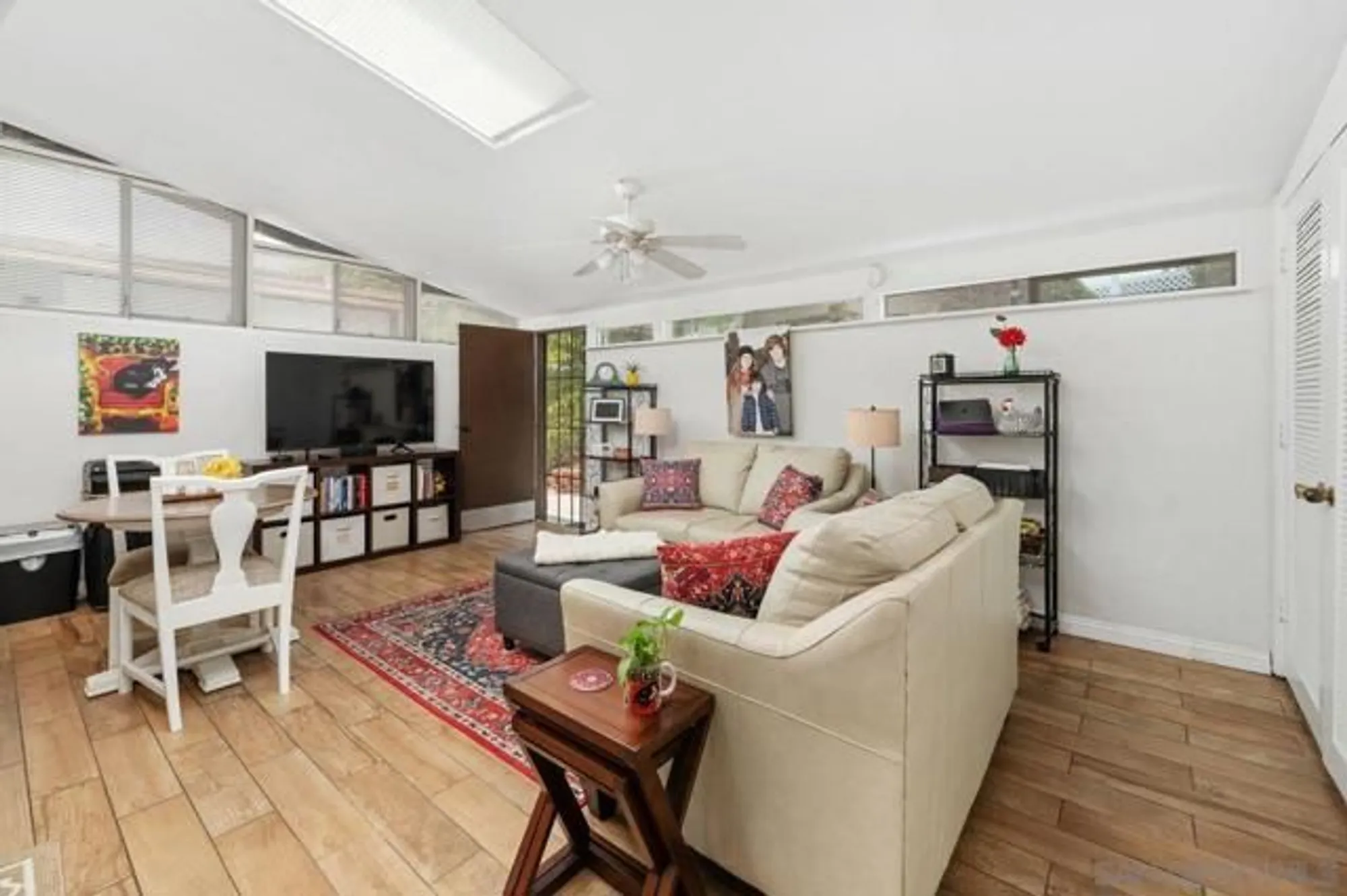 Property Slideshow image 14 of 37 | 16533 caminito vecinos unit 52, San Diego, CA, 92128