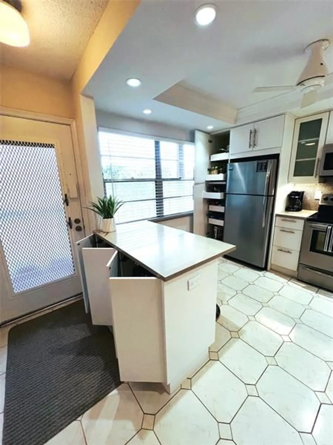 Property Slideshow image 23 of 40 | 3202 portofino pt l2, Coconut Creek, FL, 33066