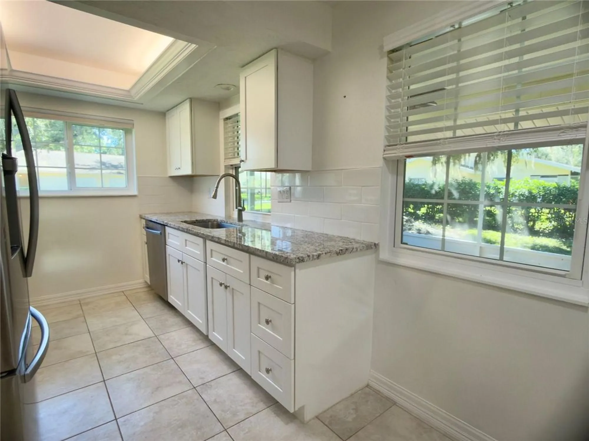 Property Slideshow image 8 of 23 | 4001 oakhurst dr 3119, Sarasota, FL, 34233