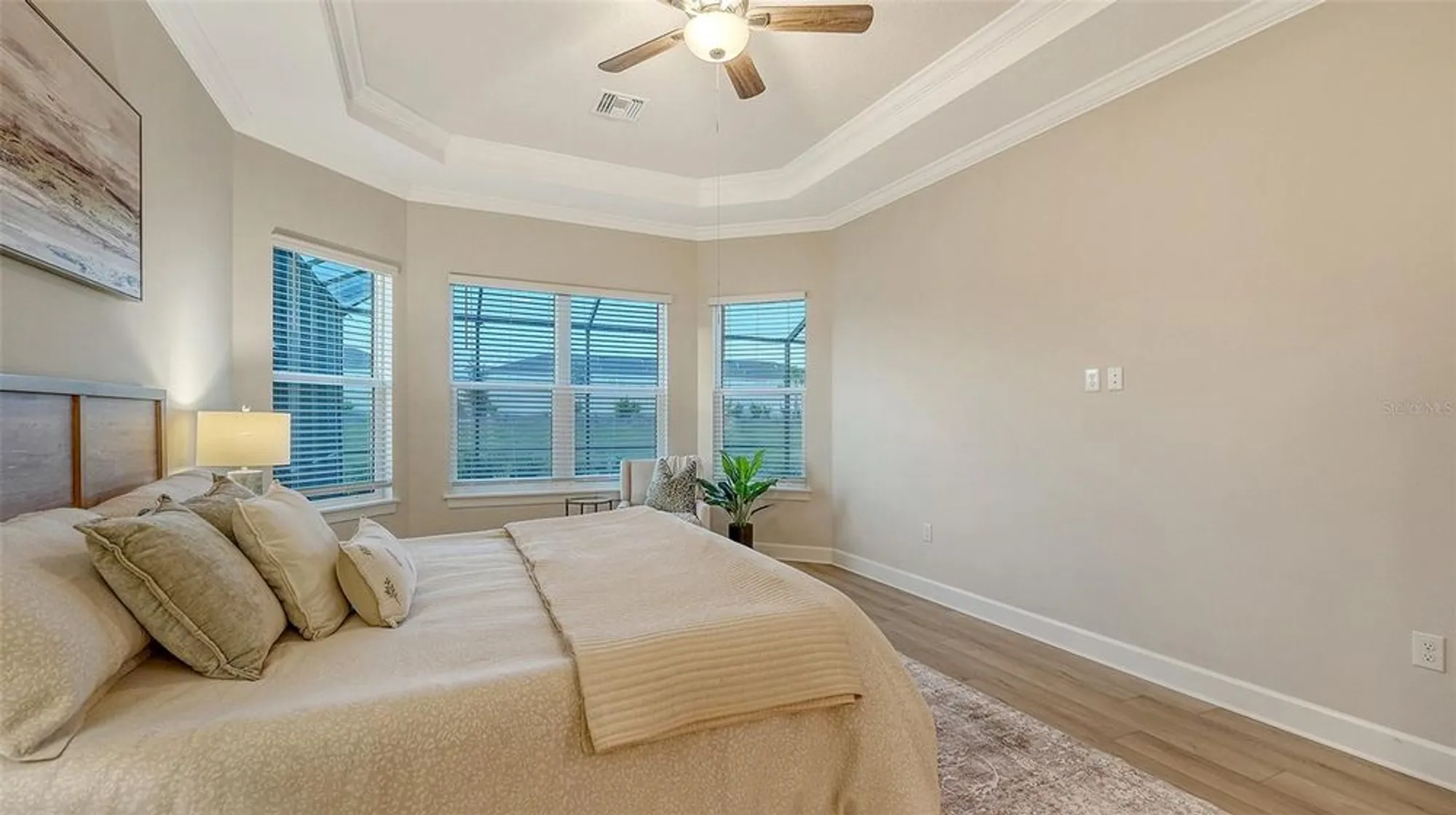 Property Slideshow image 28 of 90 | 16423 isola pl, Lakewood Ranch, FL, 34211