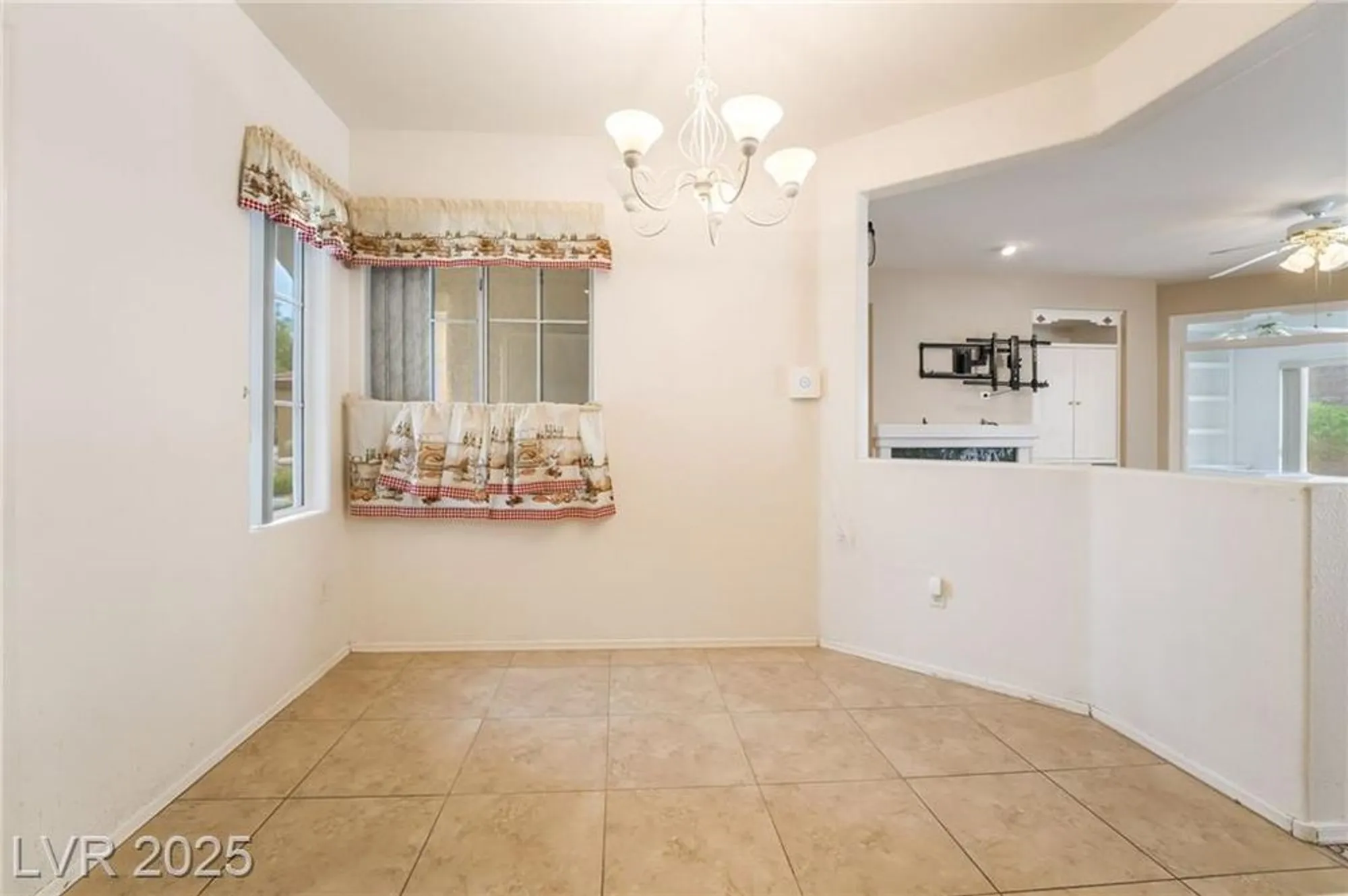 Property Slideshow image 23 of 58 | 2539 evansville ave, Henderson, NV, 89052