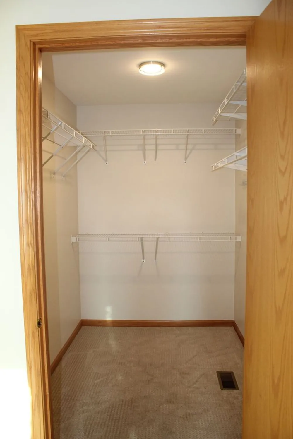 Property Slideshow image 23 of 43 | 13832 s balsam ln d, Plainfield, IL, 60544