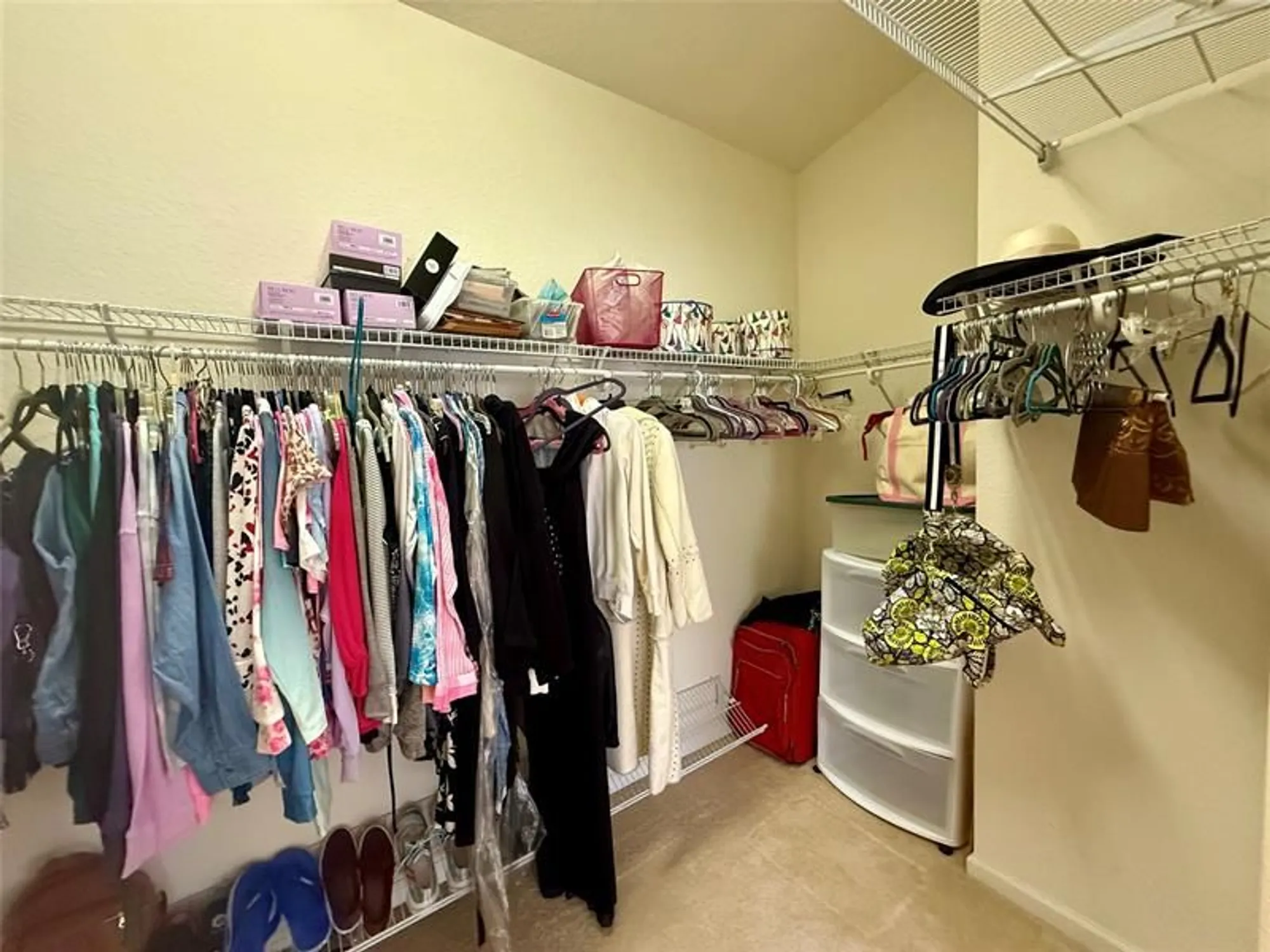 Property Slideshow image 16 of 47 | 344 nw breezy point loop, Port St Lucie, FL, 34986