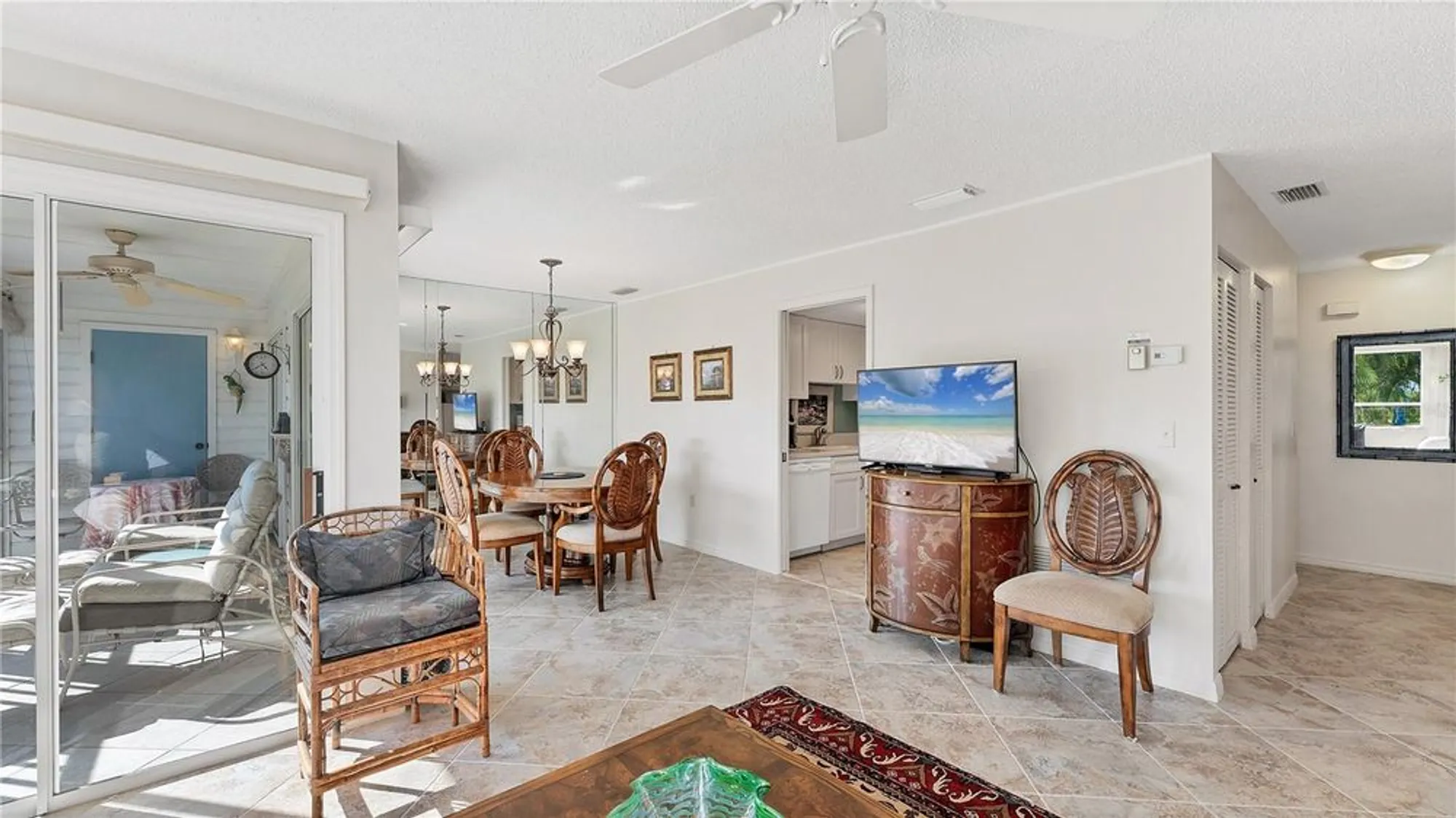 Property Slideshow image 10 of 54 | 983 sandpiper cir, Bradenton, FL, 34209
