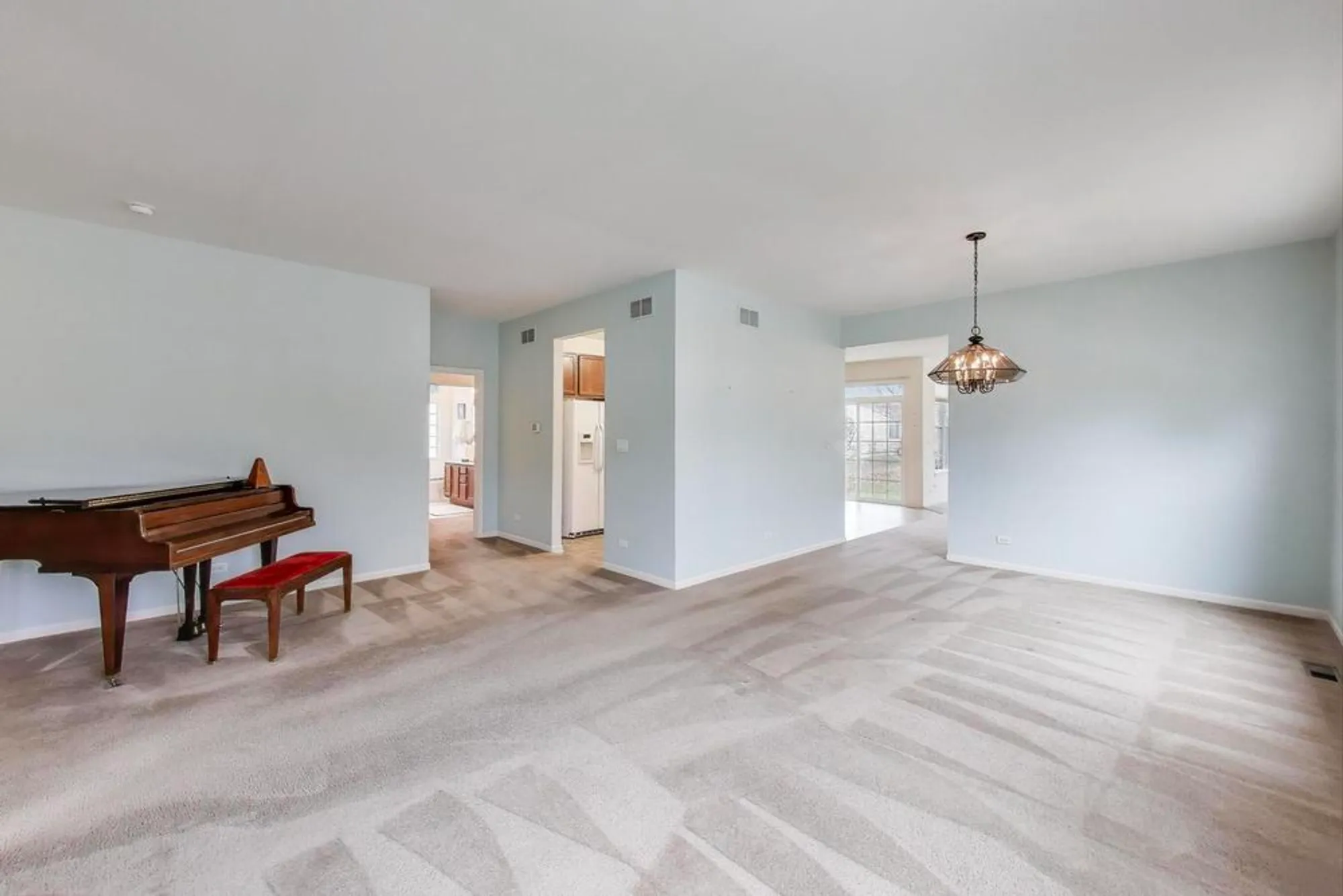 Property Slideshow image 3 of 27 | 1129 drury ln, Aurora, IL, 60502