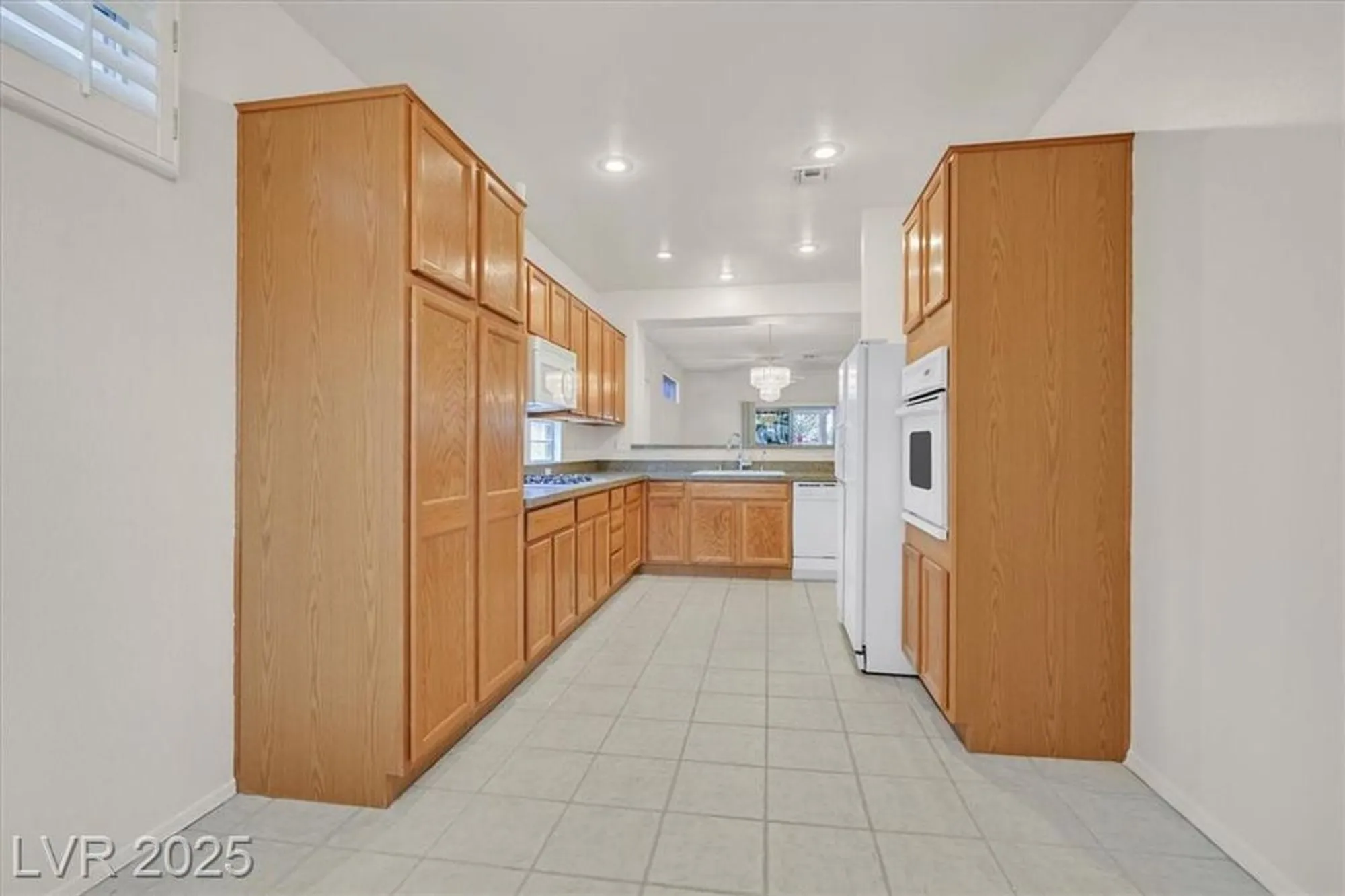 Property Slideshow image 18 of 53 | 580 cypress gardens pl, Henderson, NV, 89012