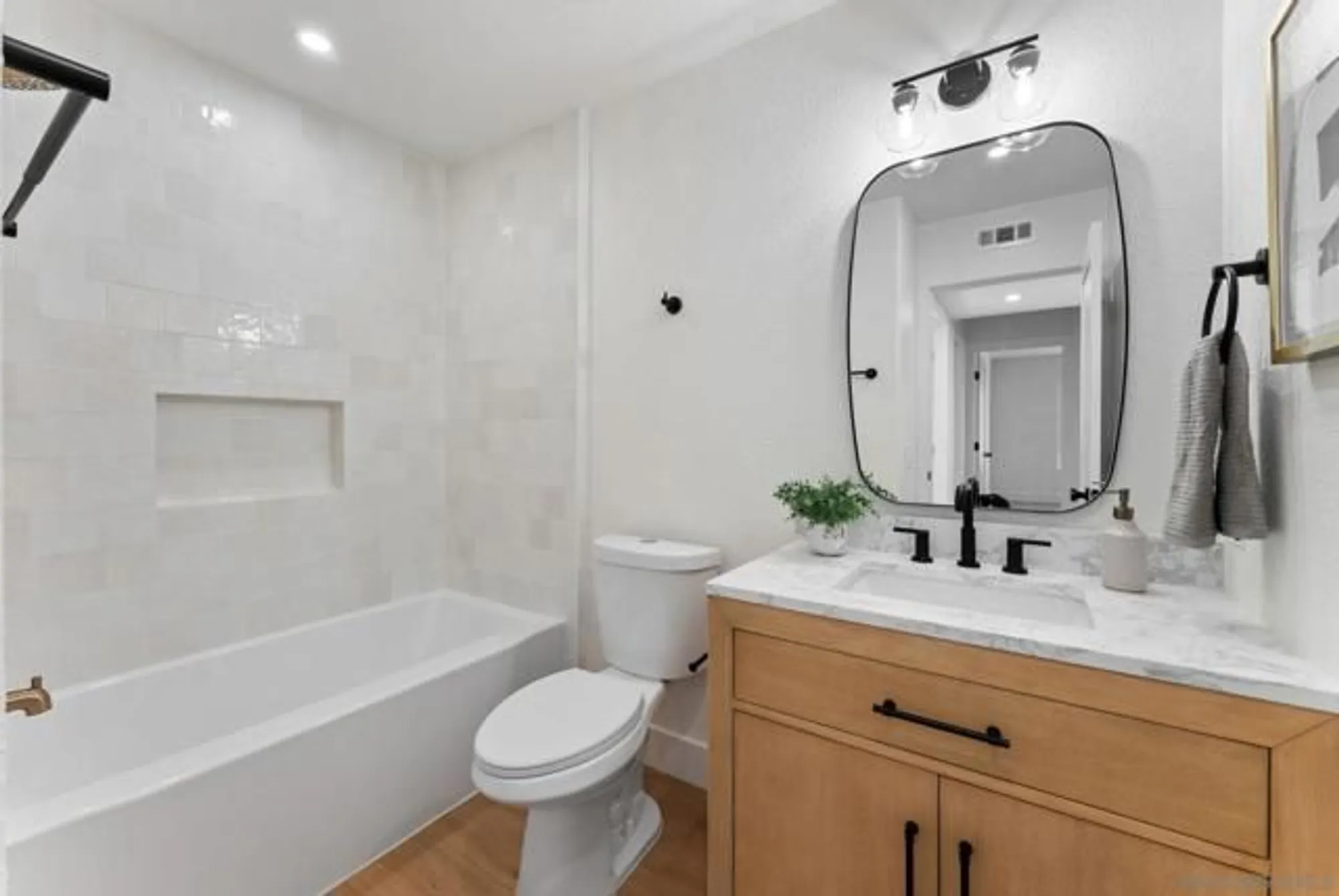 Property Slideshow image 25 of 33 | 5030 alicante way, Oceanside, CA, 92056