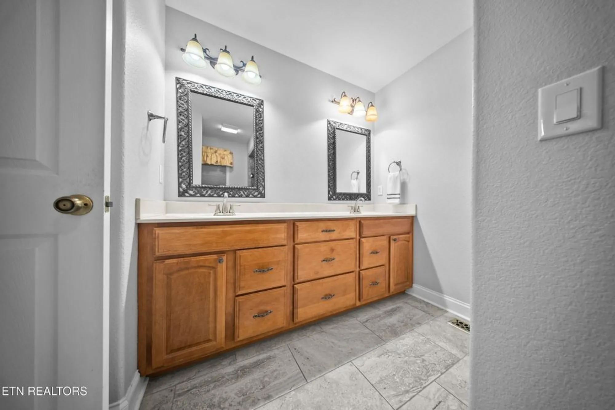 Property Slideshow image 18 of 38 | 109 markham ln, Crossville, TN, 38558