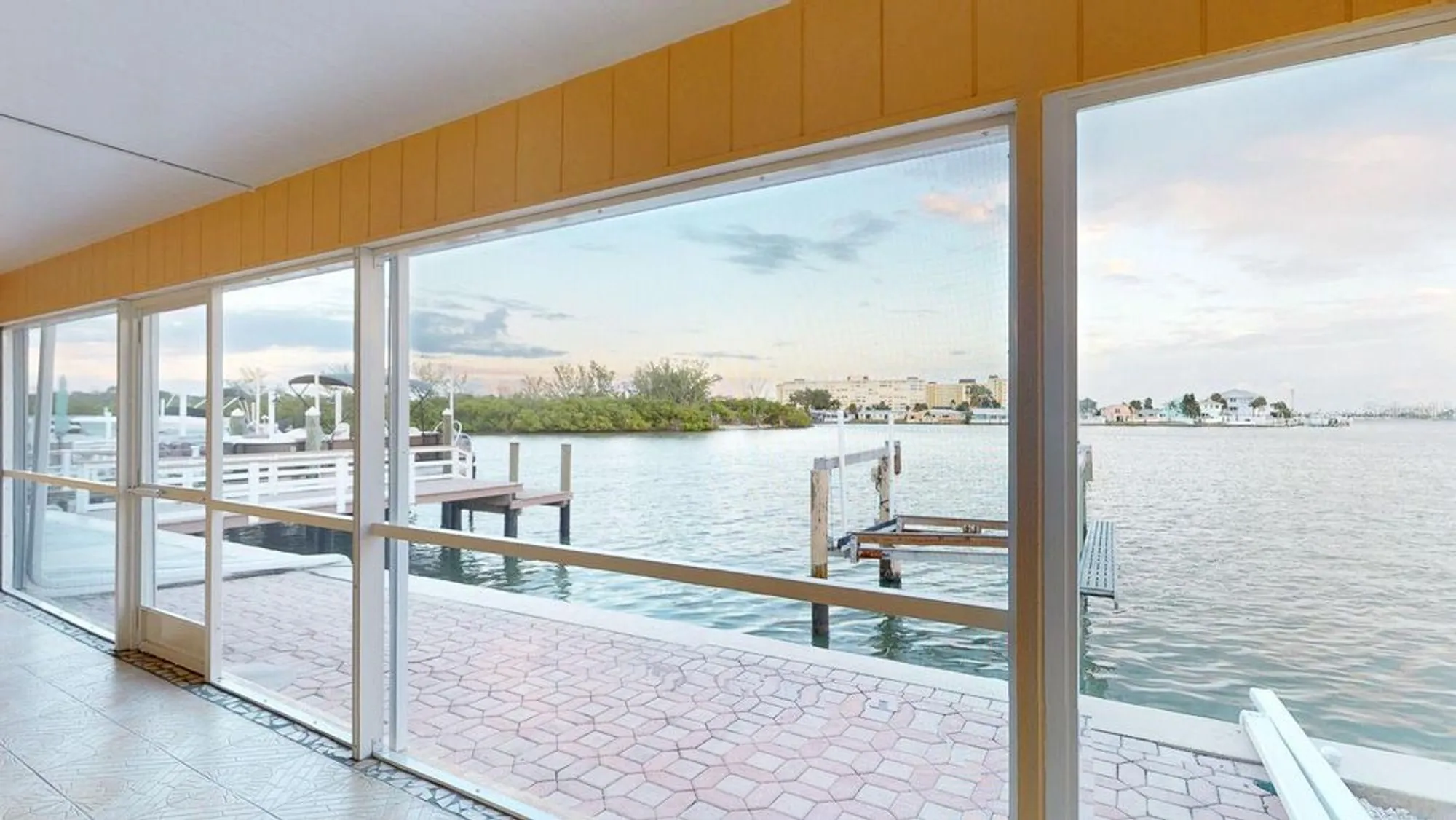 Property Slideshow image 78 of 96 | 636 boca ciega point blvd s, St Petersburg, FL, 33708