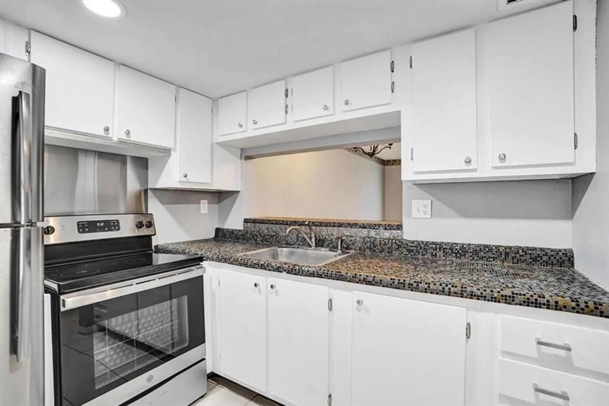 Property Slideshow image 8 of 31 | 9201 lime bay blvd apt 114, Tamarac, FL, 33321