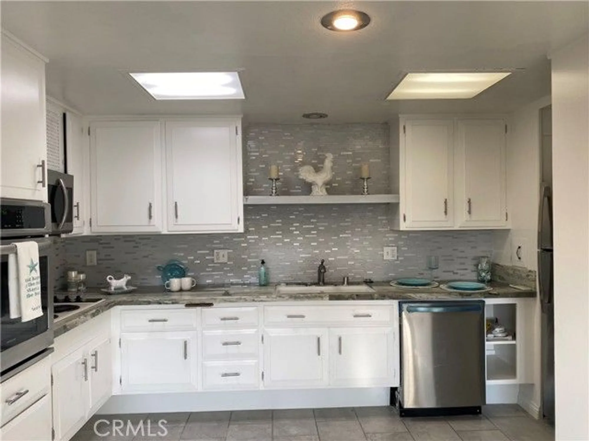 Property Slideshow image 18 of 30 | 13521 wentworth ln, Seal Beach, CA, 90740