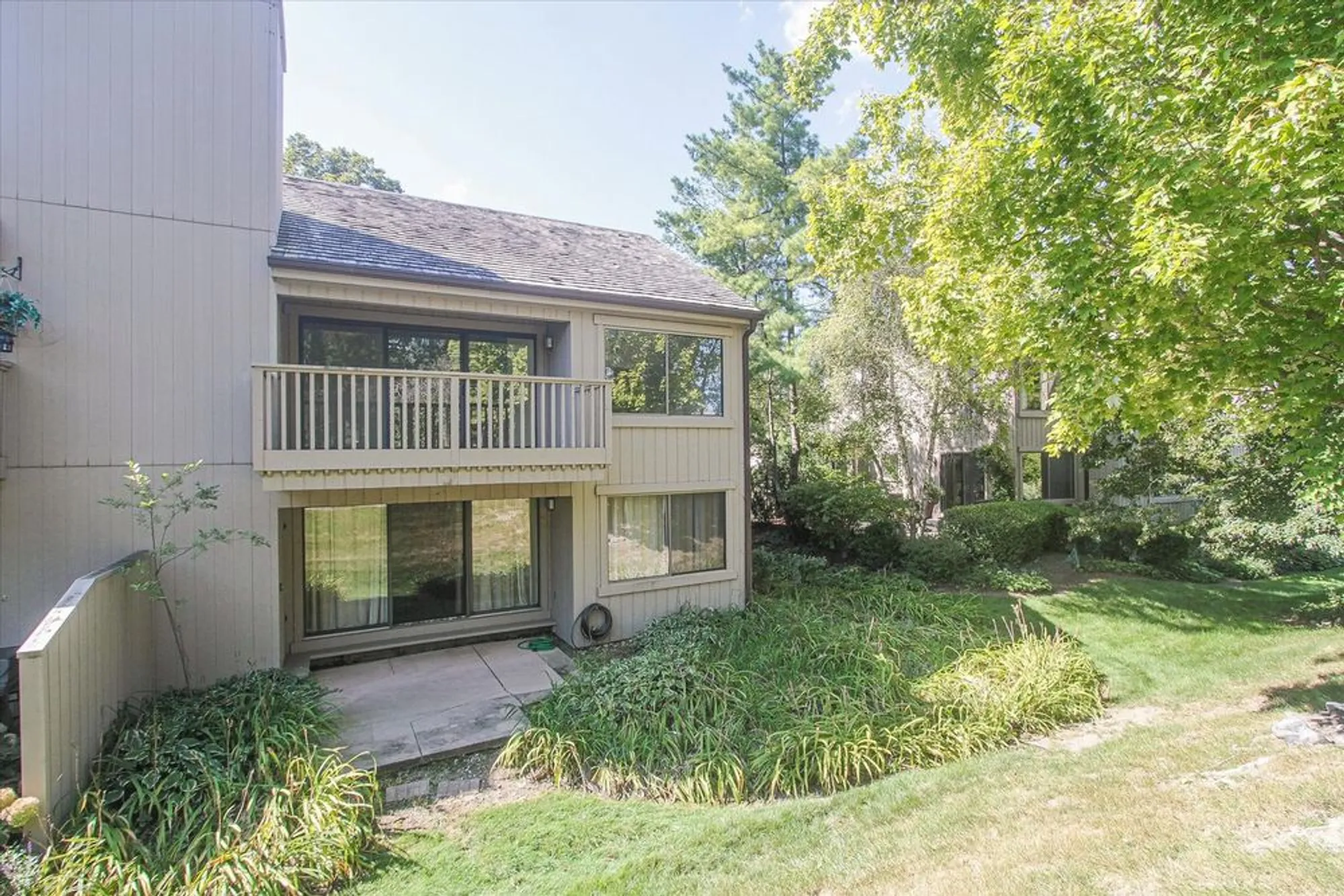 Property Slideshow image 25 of 32 | 78a foxwood ln # m169, Lake Barrington, IL, 60010