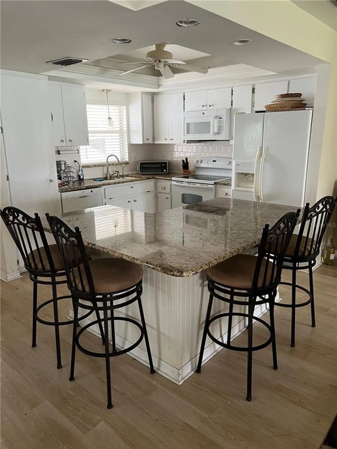 Property Slideshow image 7 of 24 | 2311 waterbluff pl # v307, Sarasota, FL, 34231