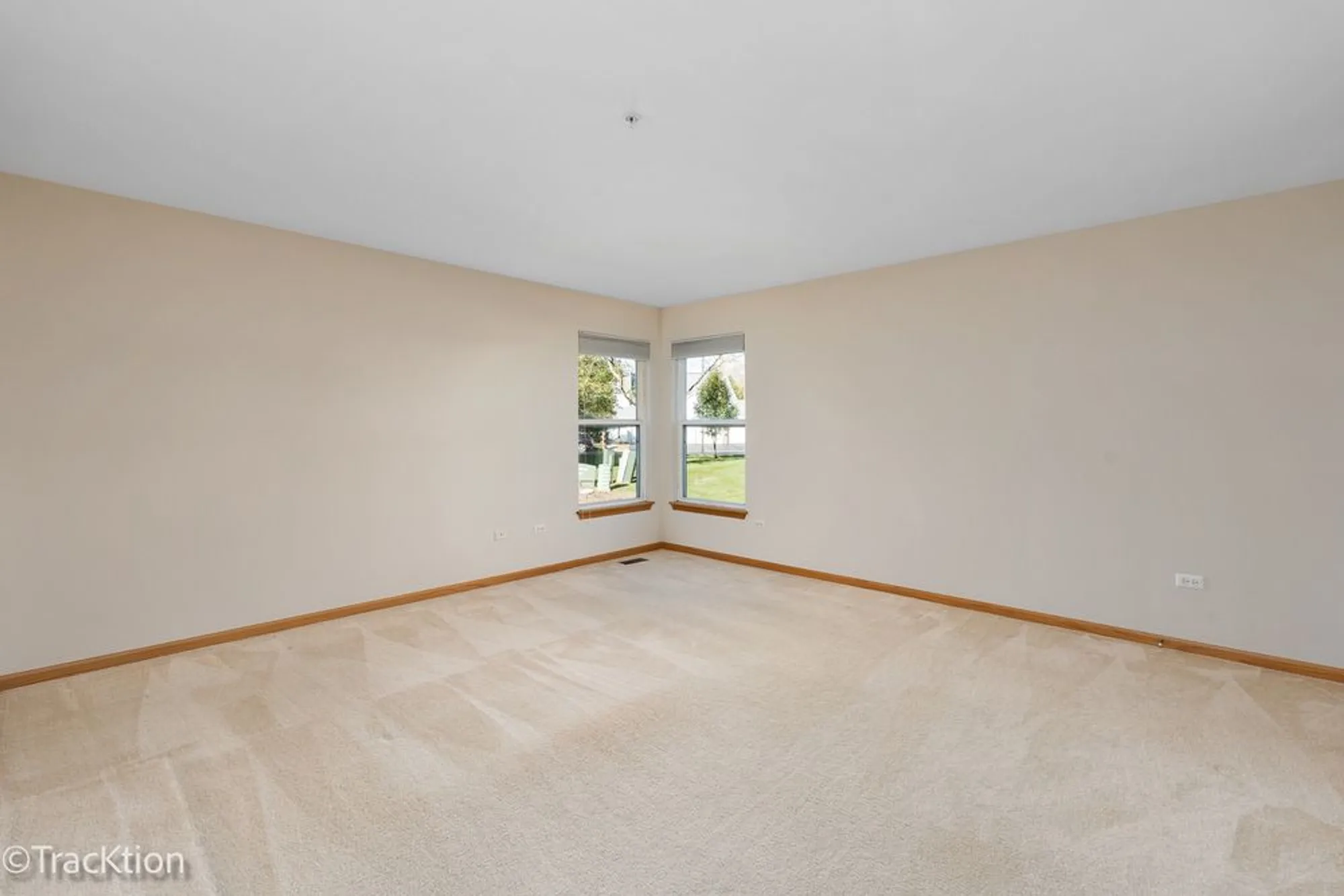Property Slideshow image 9 of 17 | 13818 s bristlecone ln d, Plainfield, IL, 60544