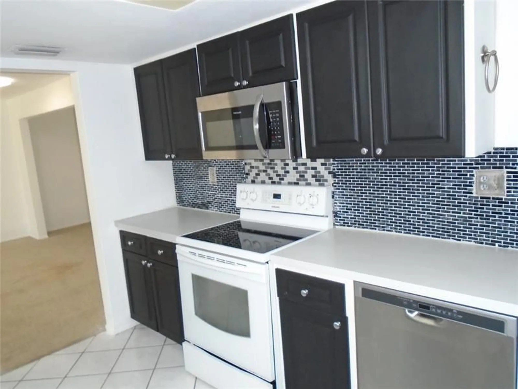 Property Slideshow image 8 of 26 | 2631 w golf blvd, Pompano Beach, FL, 33064