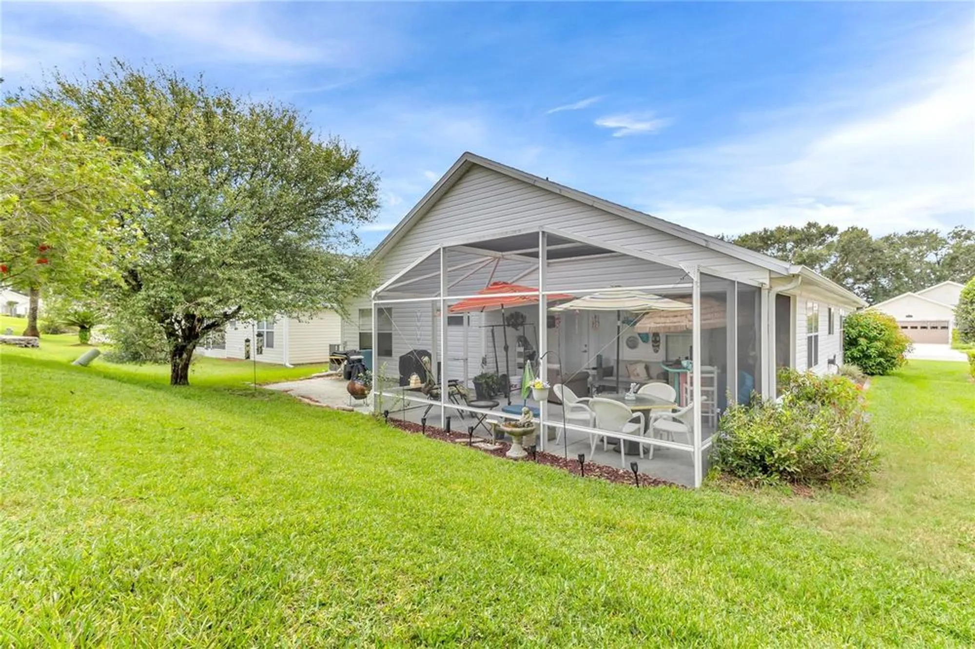 Property Slideshow image 6 of 42 | 25008 cranes roost cir, Leesburg, FL, 34748