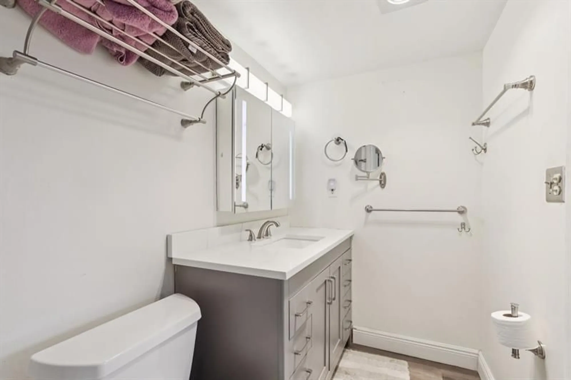 Property Slideshow image 25 of 39 | 1024 se 4th ave 204, Dania Beach, FL, 33004