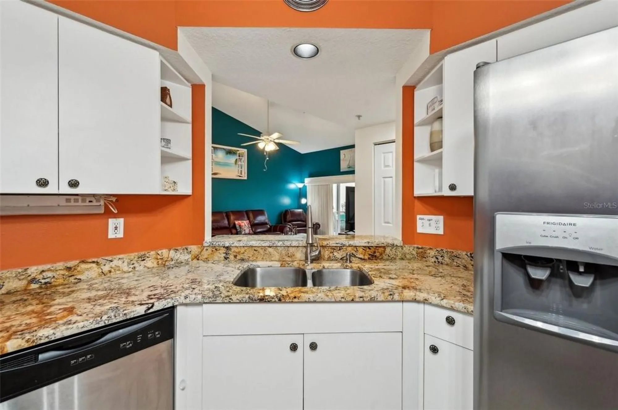 Property Slideshow image 10 of 26 | 6330 green oak cir, Bradenton, FL, 34203