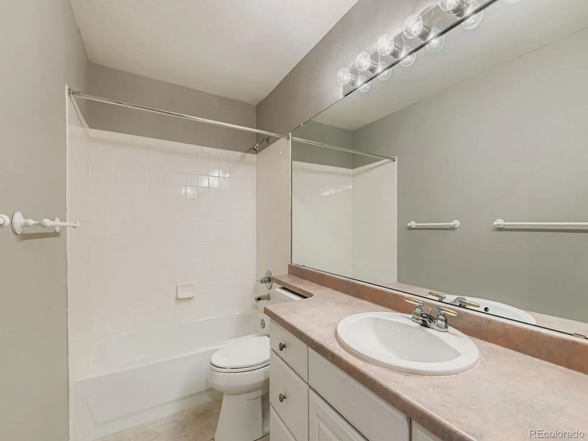 Property Slideshow image 22 of 37 | 2712 w greens pl, Littleton, CO, 80123