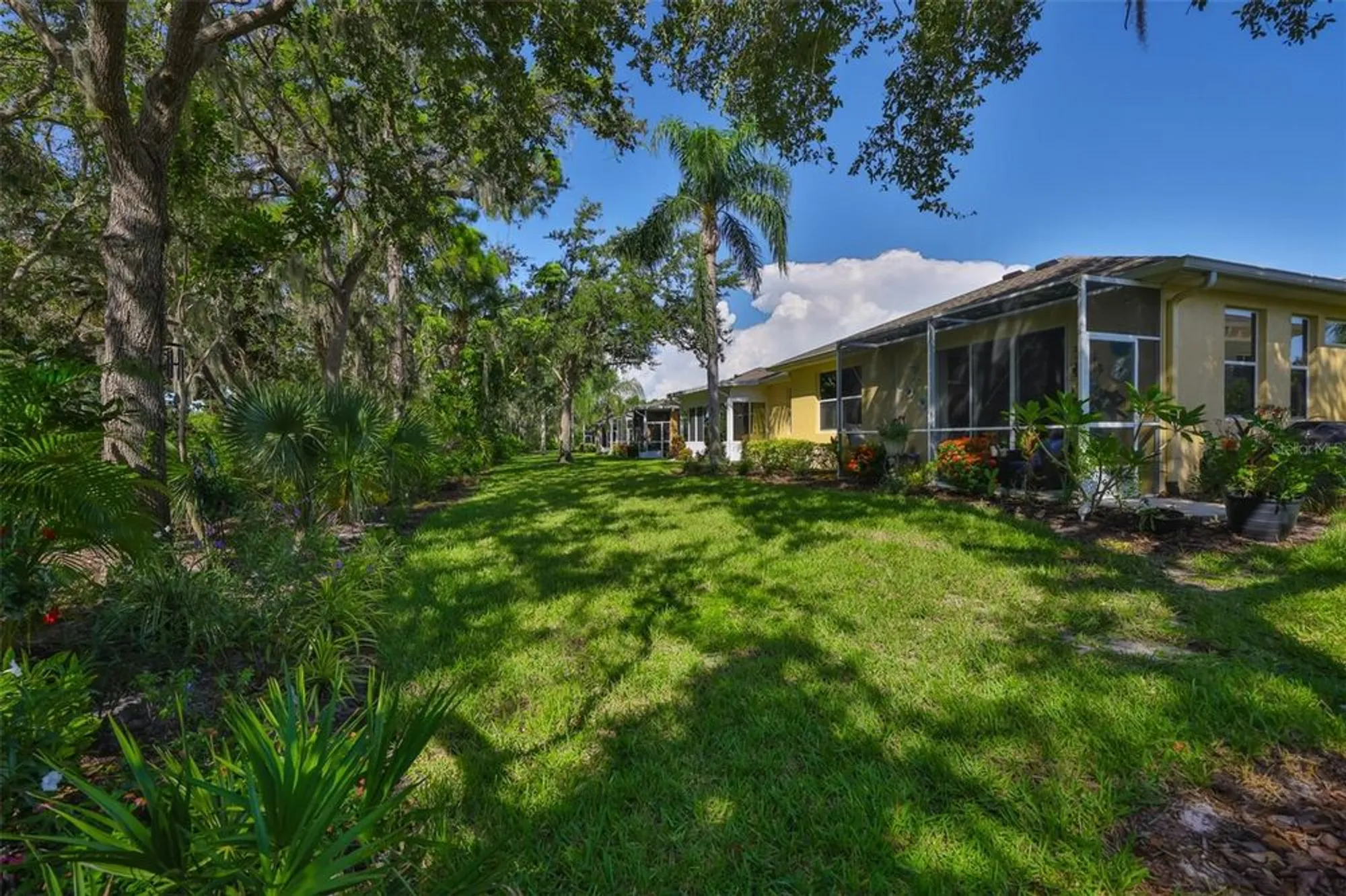 Property Slideshow image 34 of 63 | 2044 sifield greens way, Sun City Center, FL, 33573