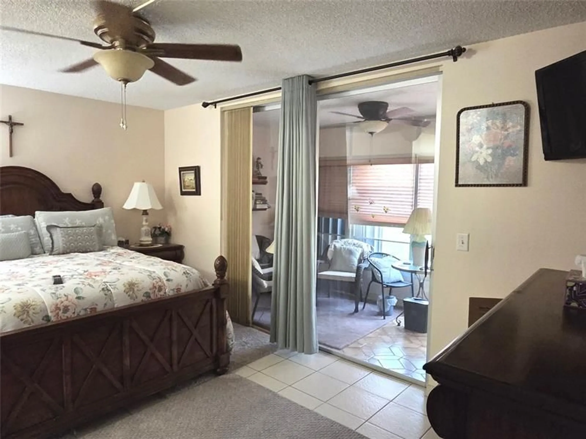 Property Slideshow image 9 of 21 | 6700 royal palm blvd 102d, Margate, FL, 33063
