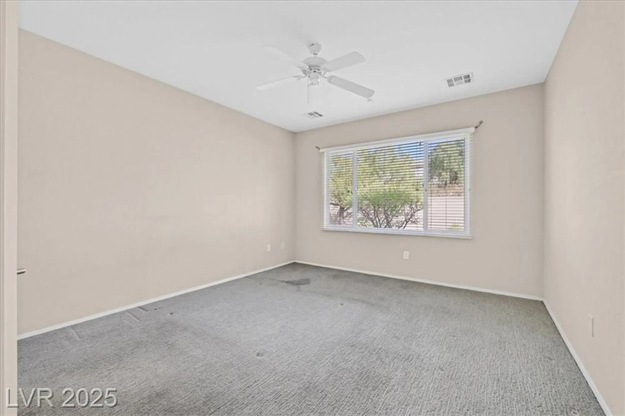Property Slideshow image 12 of 32 | 2251 bildad dr, Henderson, NV, 89044