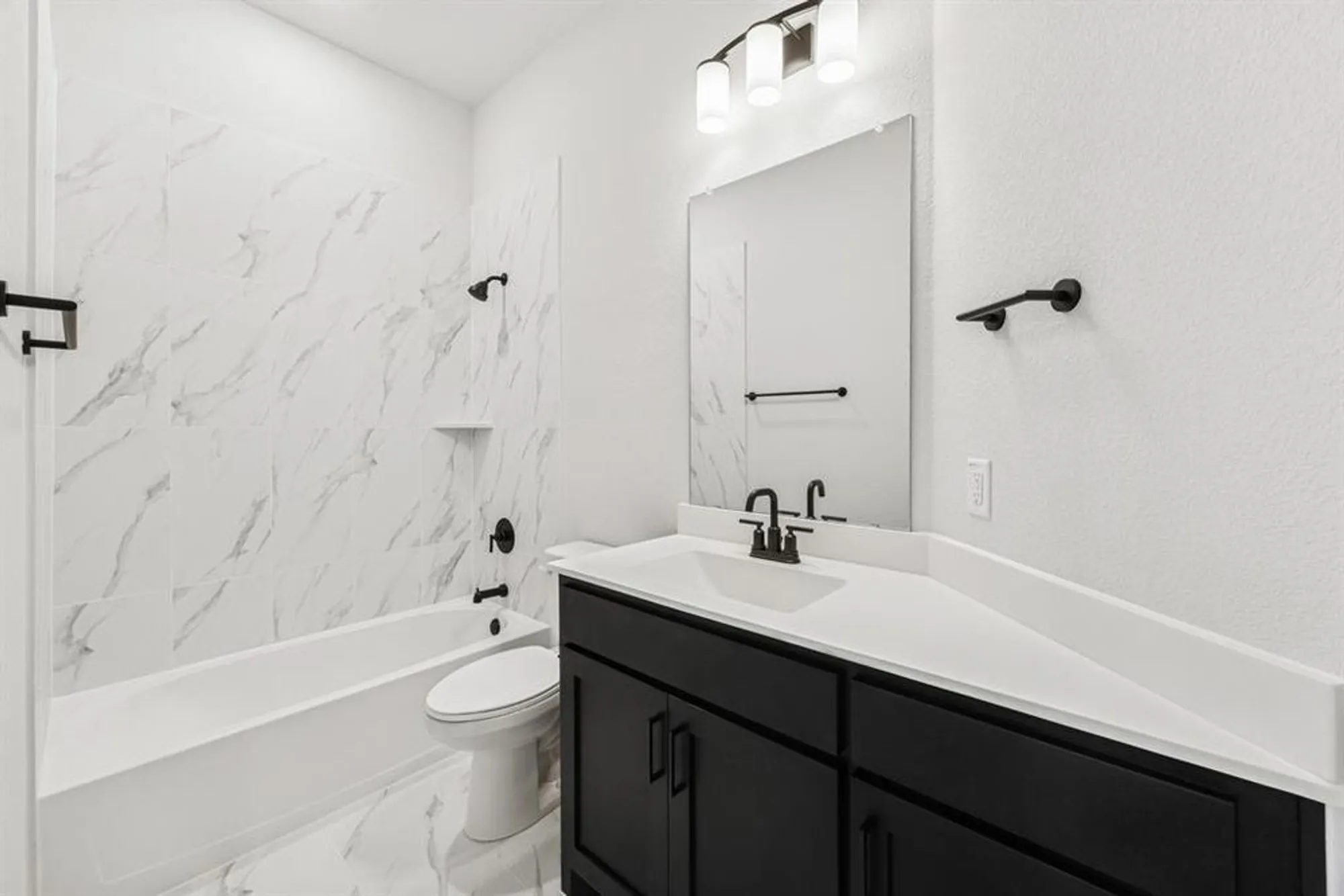 Property Slideshow image 15 of 30 | 2065 spotted fawn dr, Arlington, TX, 76005