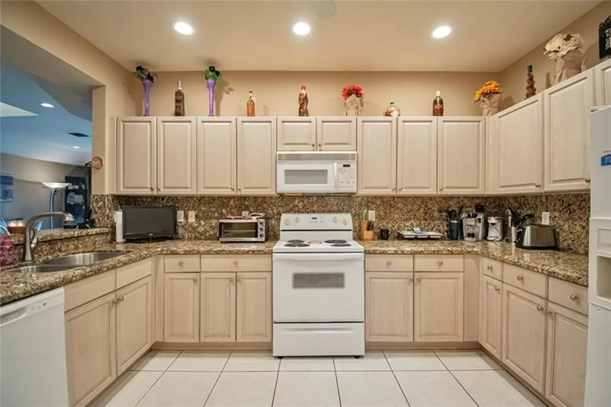 Property Slideshow image 17 of 34 | 12611 crystal pointe dr c, Boynton Beach, FL, 33437