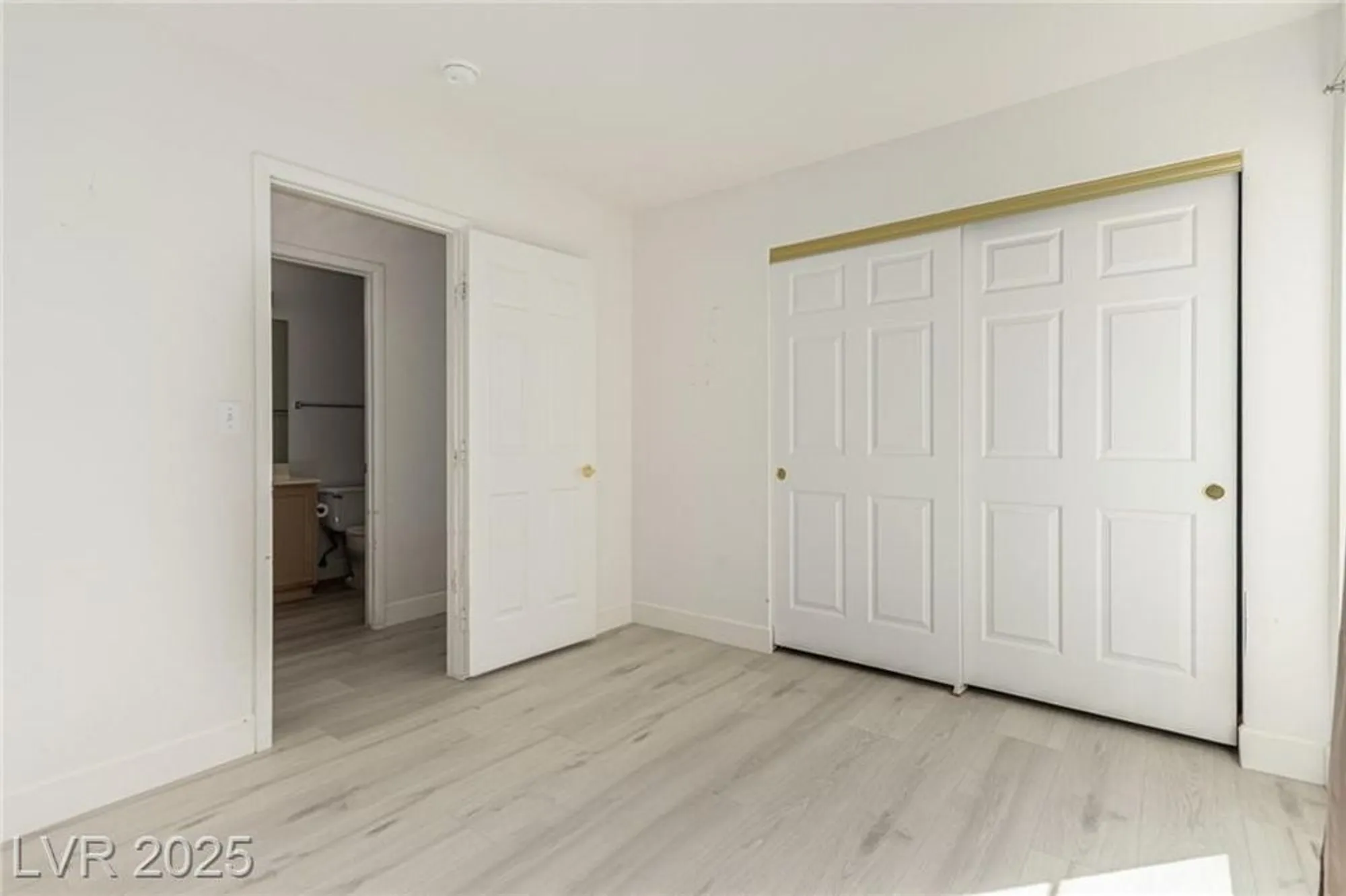Property Slideshow image 17 of 28 | 4908 winterset dr, Las Vegas, NV, 89130