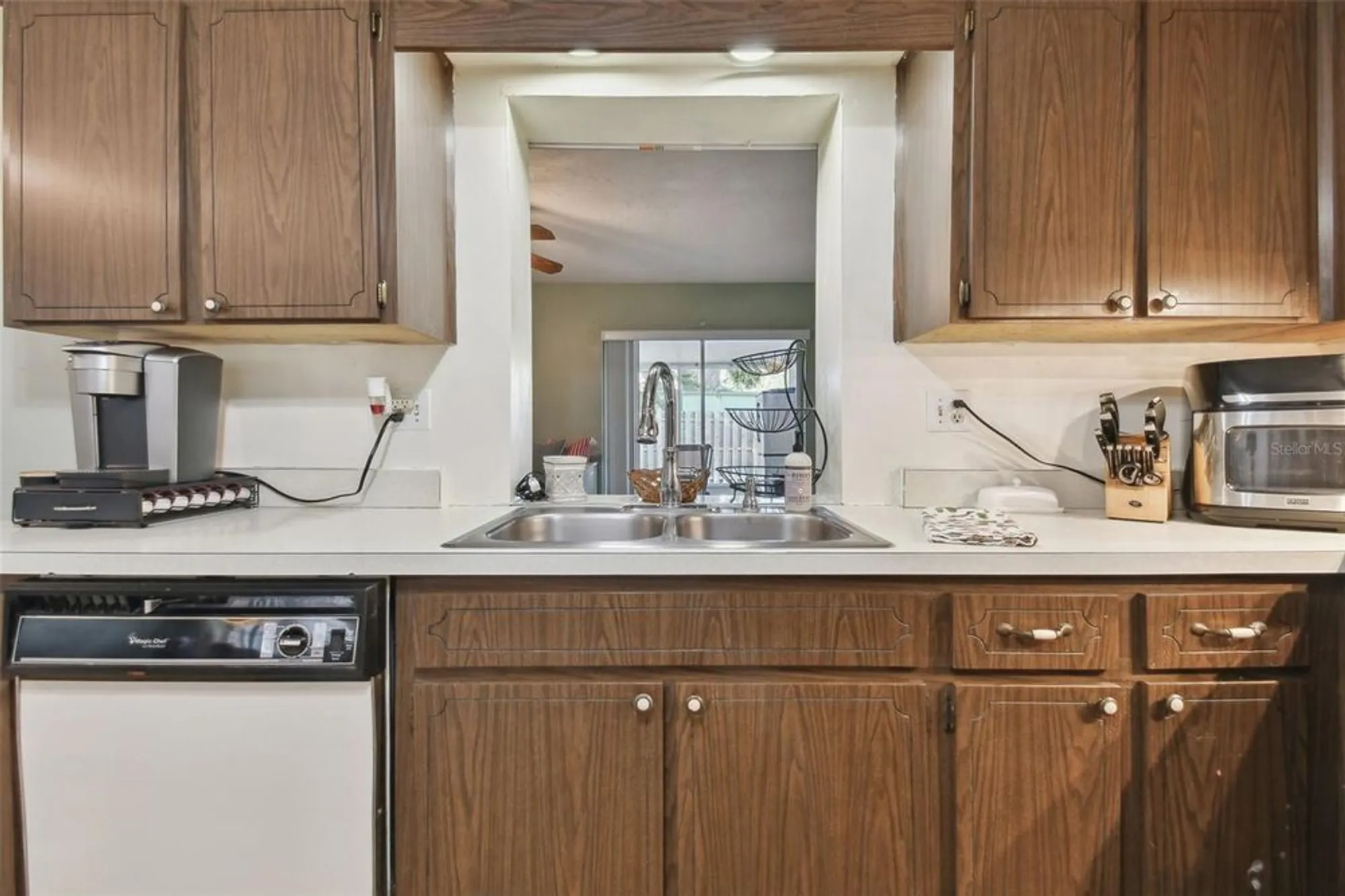 Property Slideshow image 23 of 82 | 918 windward way, Palm Harbor, FL, 34685