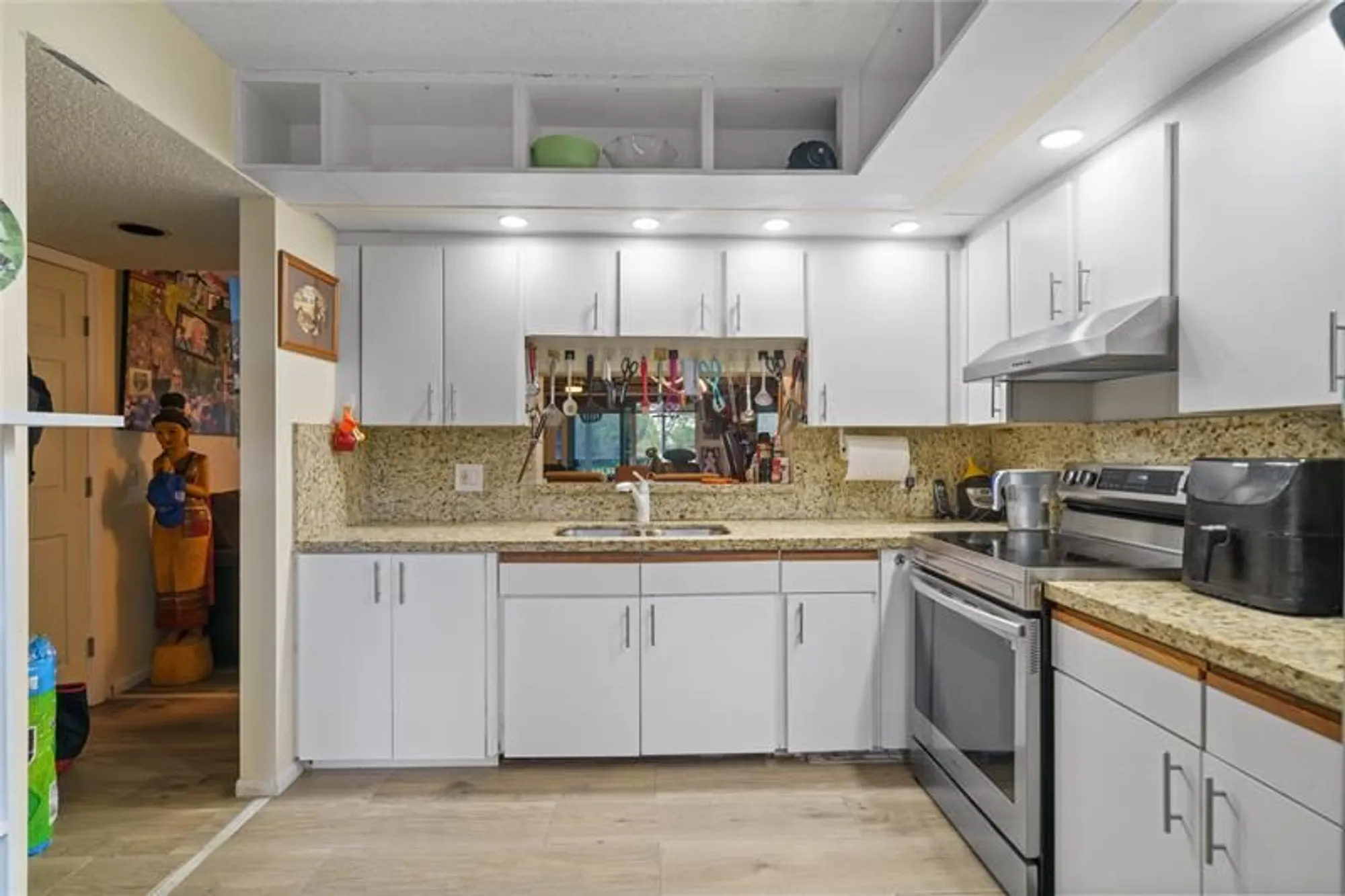 Property Slideshow image 16 of 36 | 800 sw 125th way apt 202, Pembroke Pines, FL, 33027