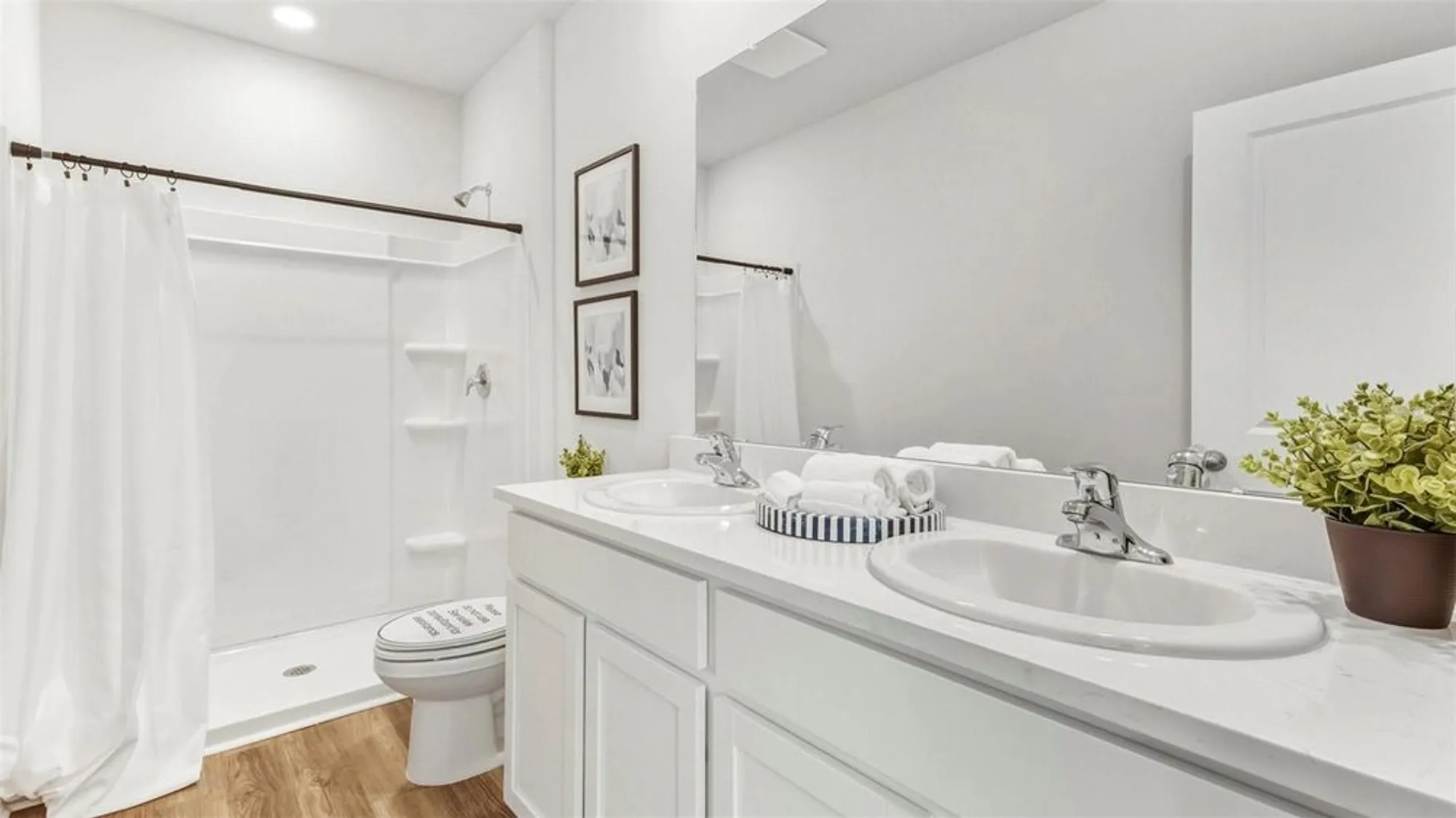 Property Slideshow image 12 of 19 | 1674 bay rd, Sarasota, FL, 34239