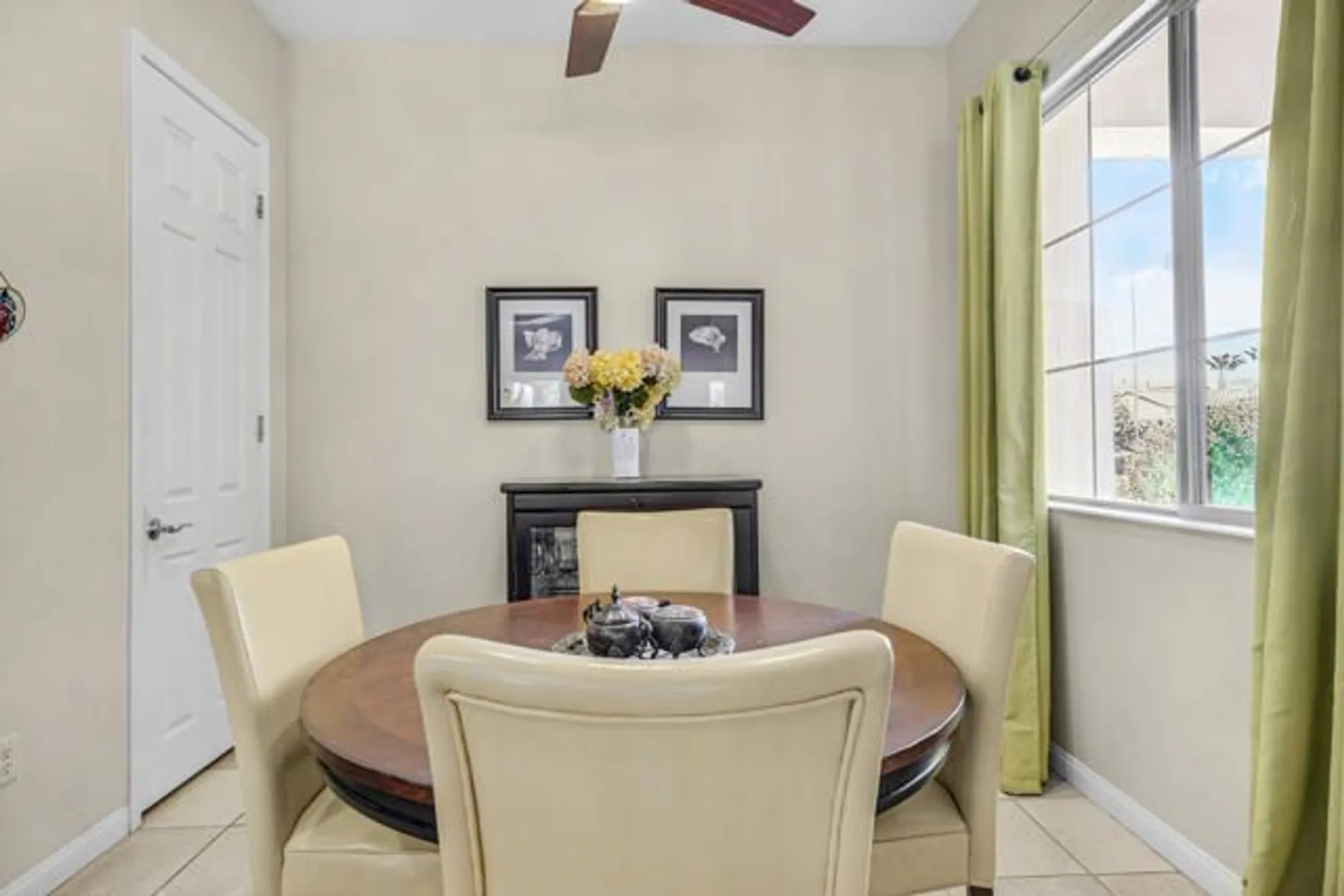 Property Slideshow image 14 of 47 | 81193 avenida tres lagunas, Indio, CA, 92203