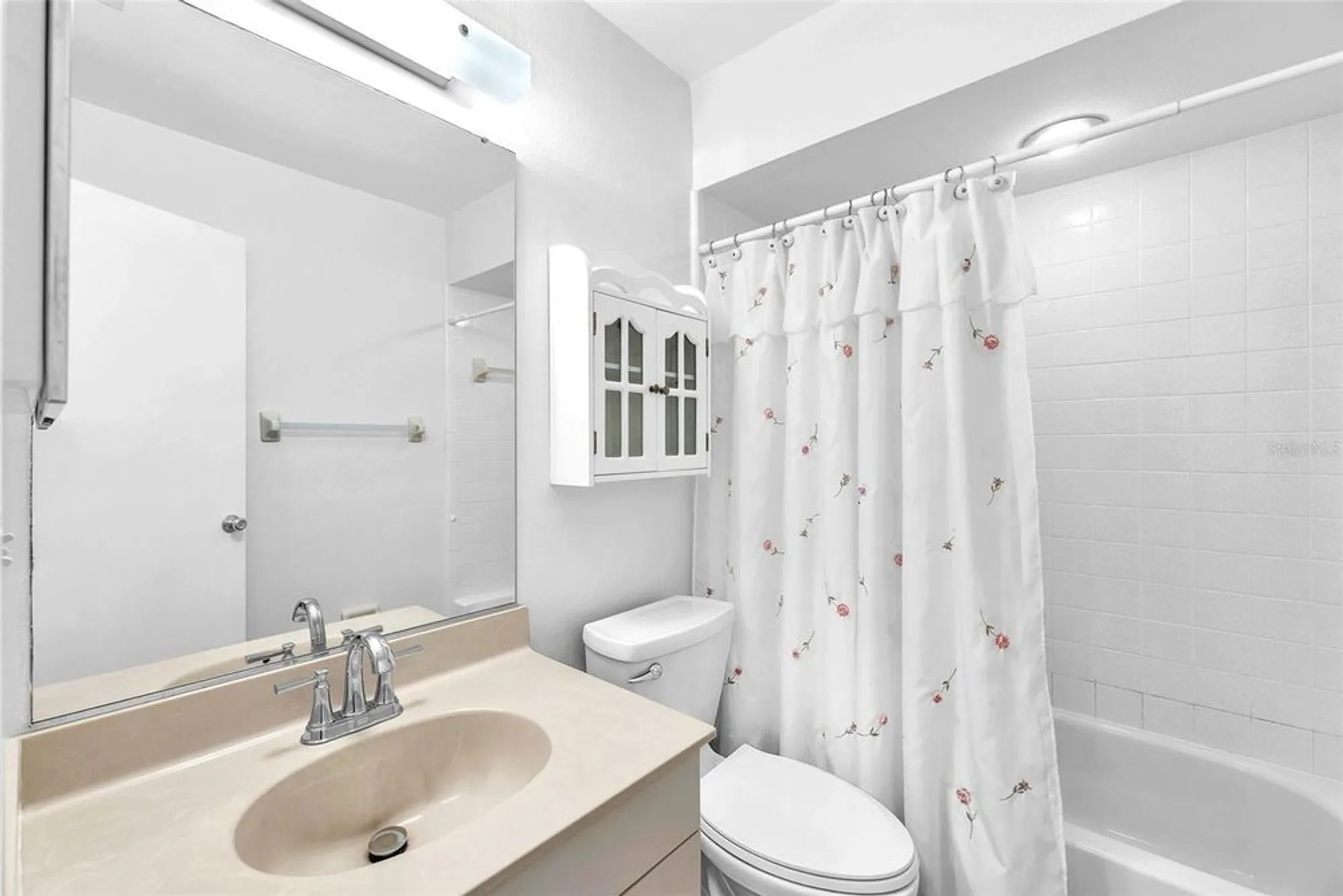 Property Slideshow image 16 of 39 | 904 sun key ct, Sun City Center, FL, 33573