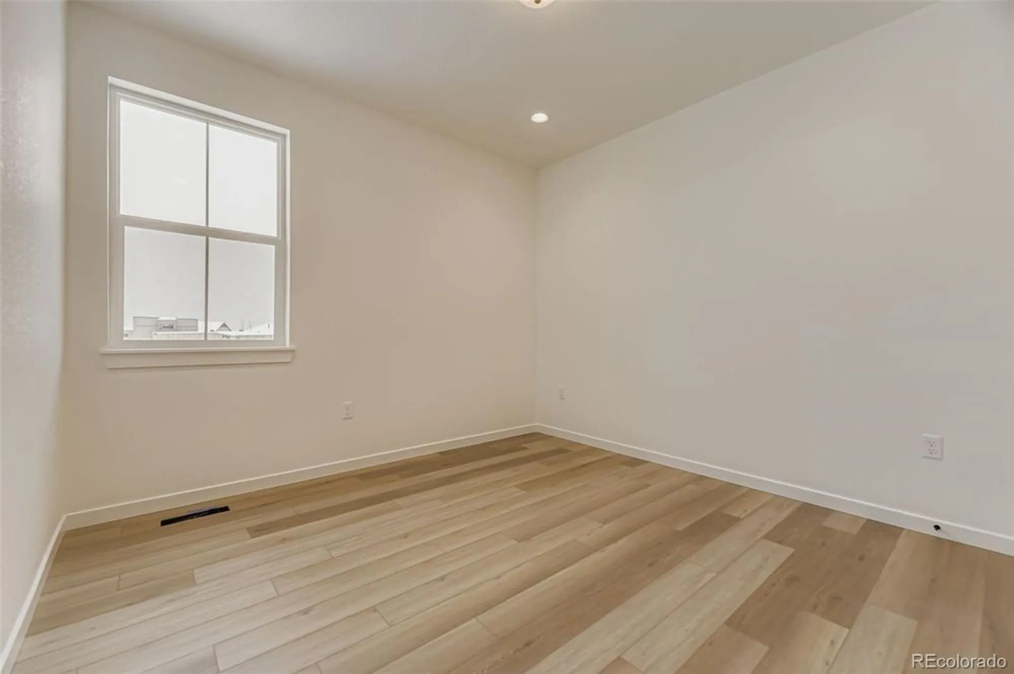 Property Slideshow image 20 of 26 | 8902 s riviera way, Aurora, CO, 80016