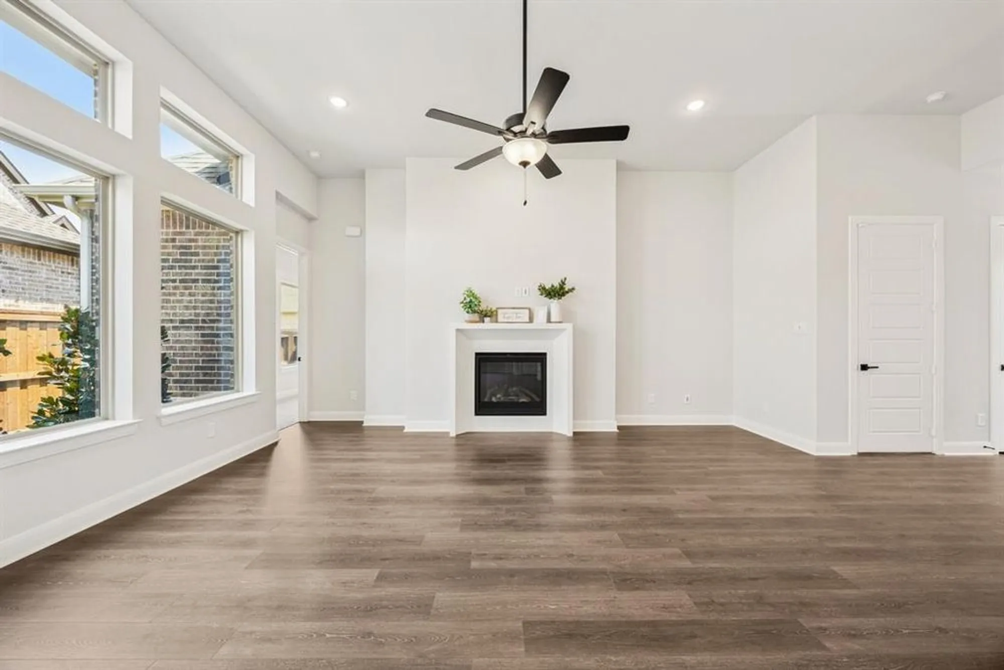 Property Slideshow image 10 of 30 | 2065 spotted fawn dr, Arlington, TX, 76005