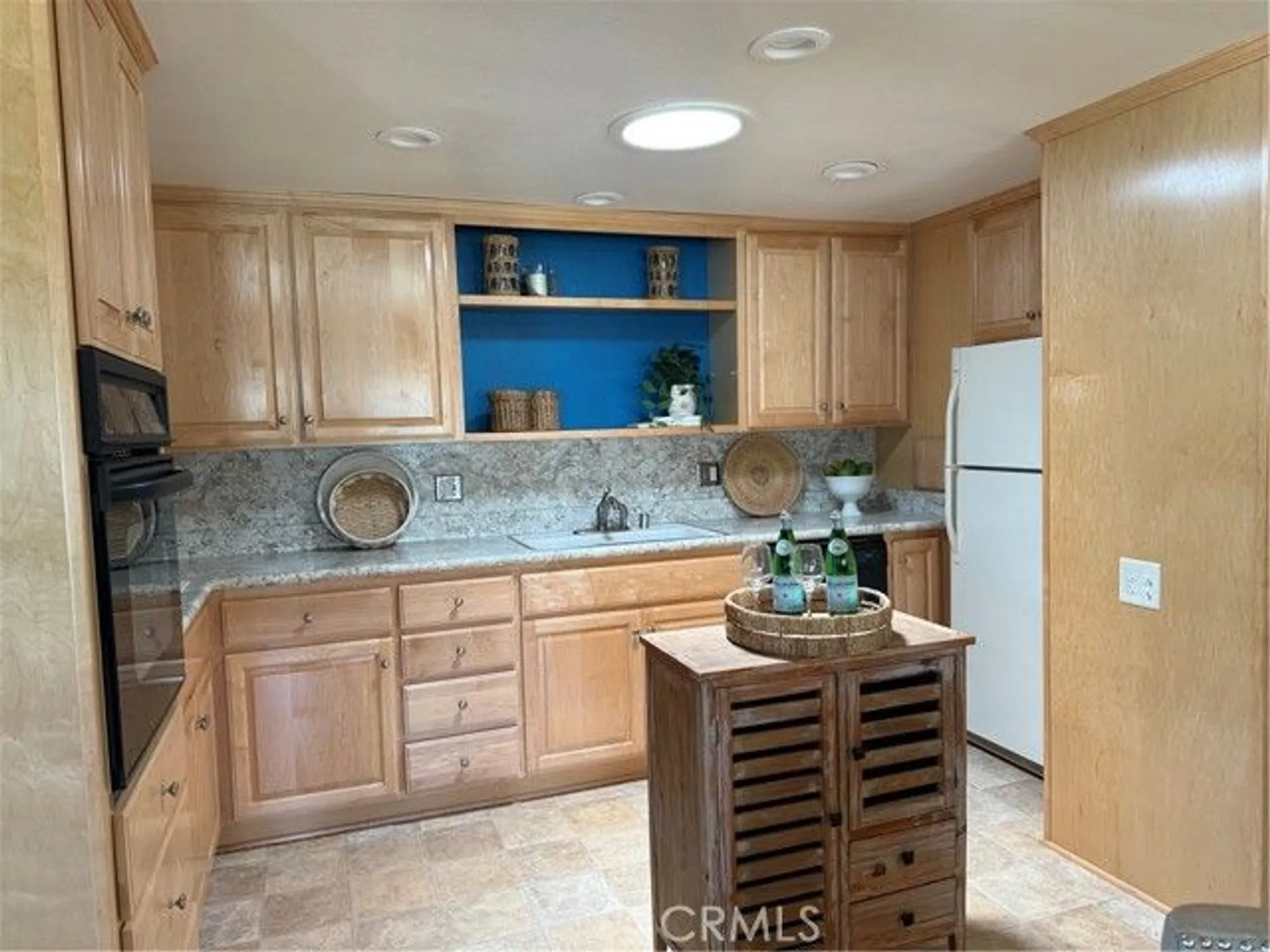 Property Slideshow image 11 of 14 | 1540 northwood rd, Seal Beach, CA, 90740