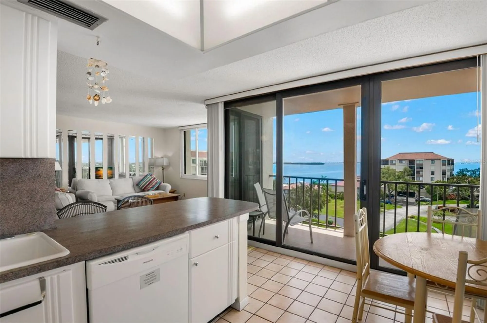 Property Slideshow image 13 of 43 | 6219 palma del mar blvd s apt 606, Saint Petersburg, FL, 33715