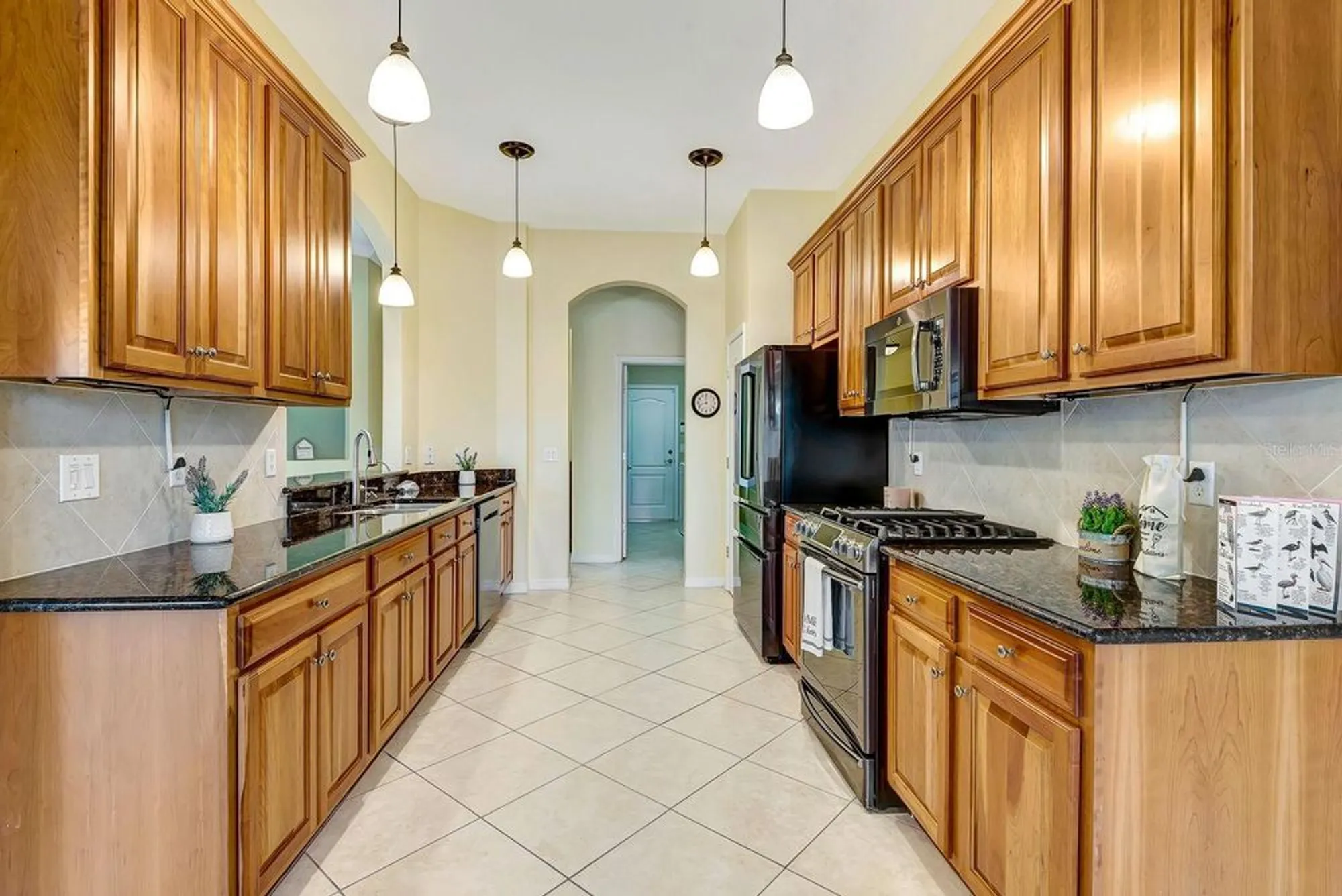 Property Slideshow image 11 of 31 | 804 regal manor way, Sun City Center, FL, 33573