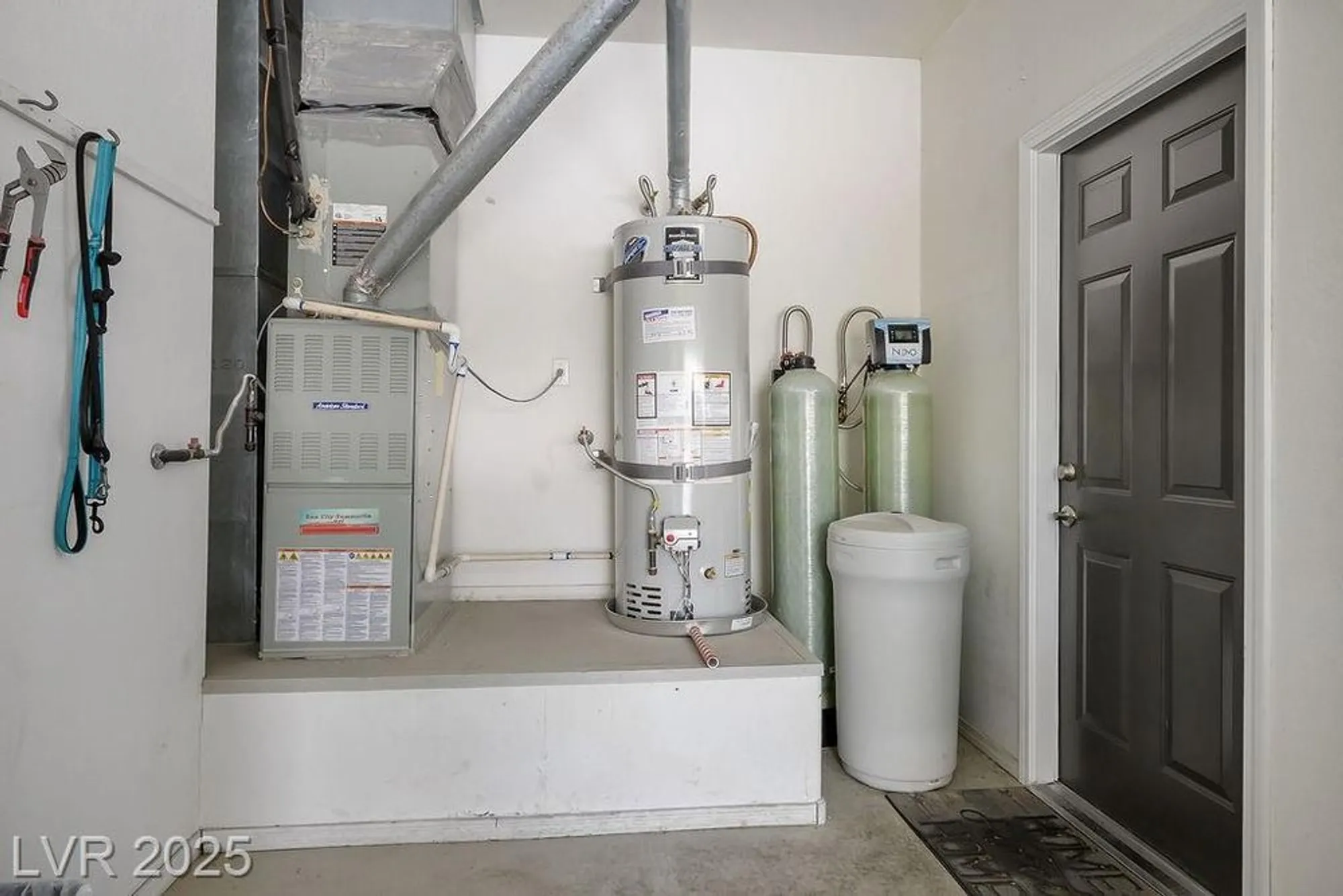 Property Slideshow image 28 of 80 | 2620 hanging rock dr, Las Vegas, NV, 89134