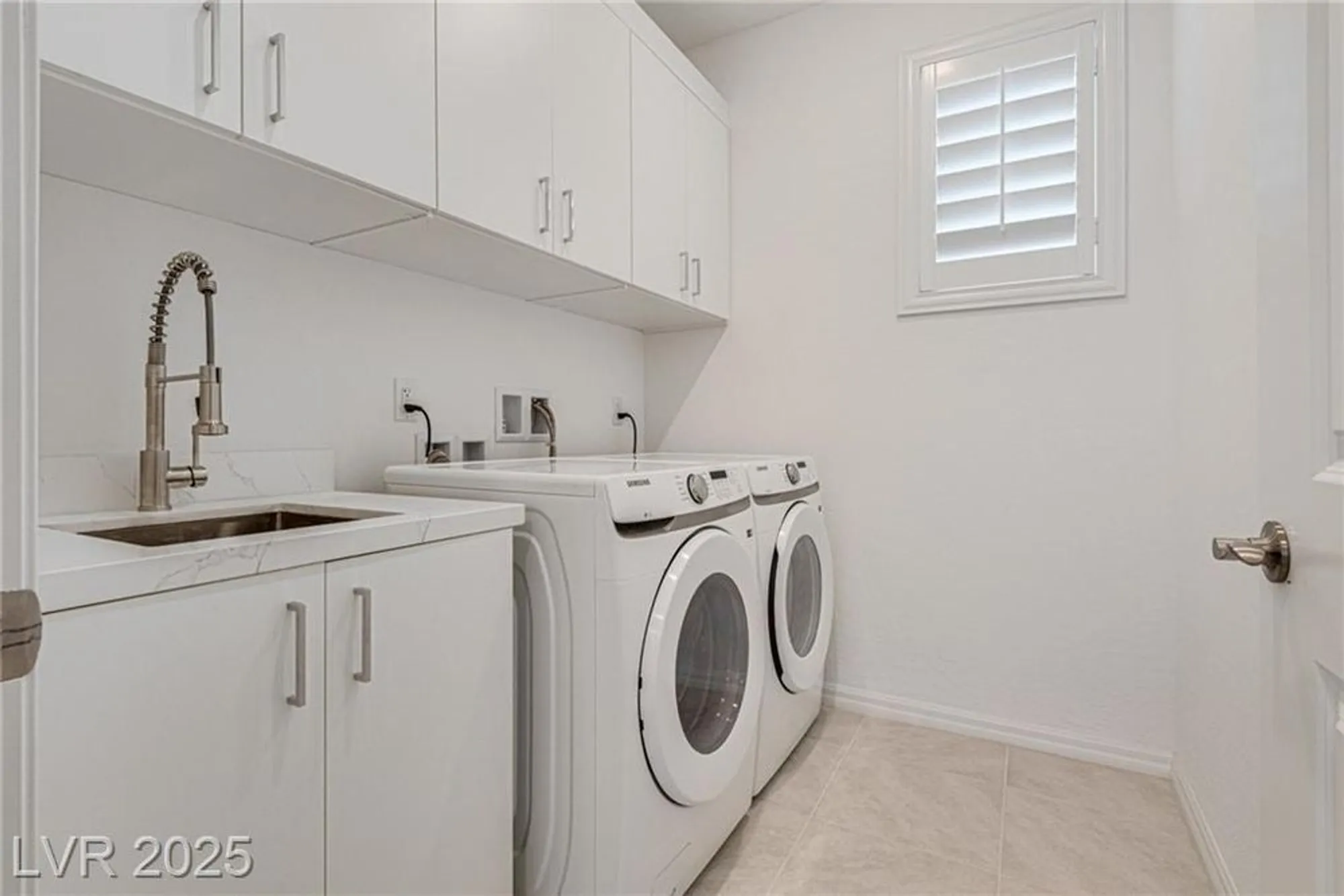 Property Slideshow image 25 of 35 | 48 stone bluff ln, Henderson, NV, 89011