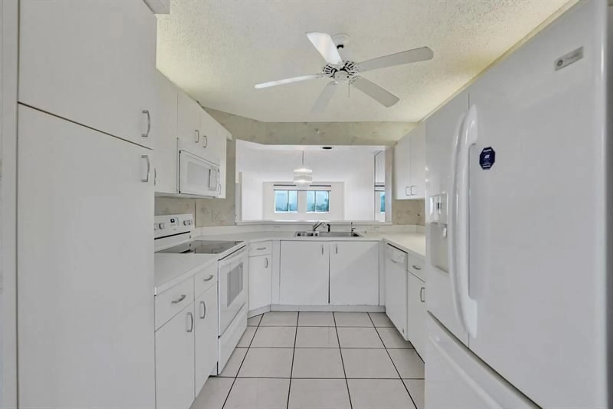 Property Slideshow image 9 of 61 | 9587 weldon cir apt b312, Fort Lauderdale, FL, 33321
