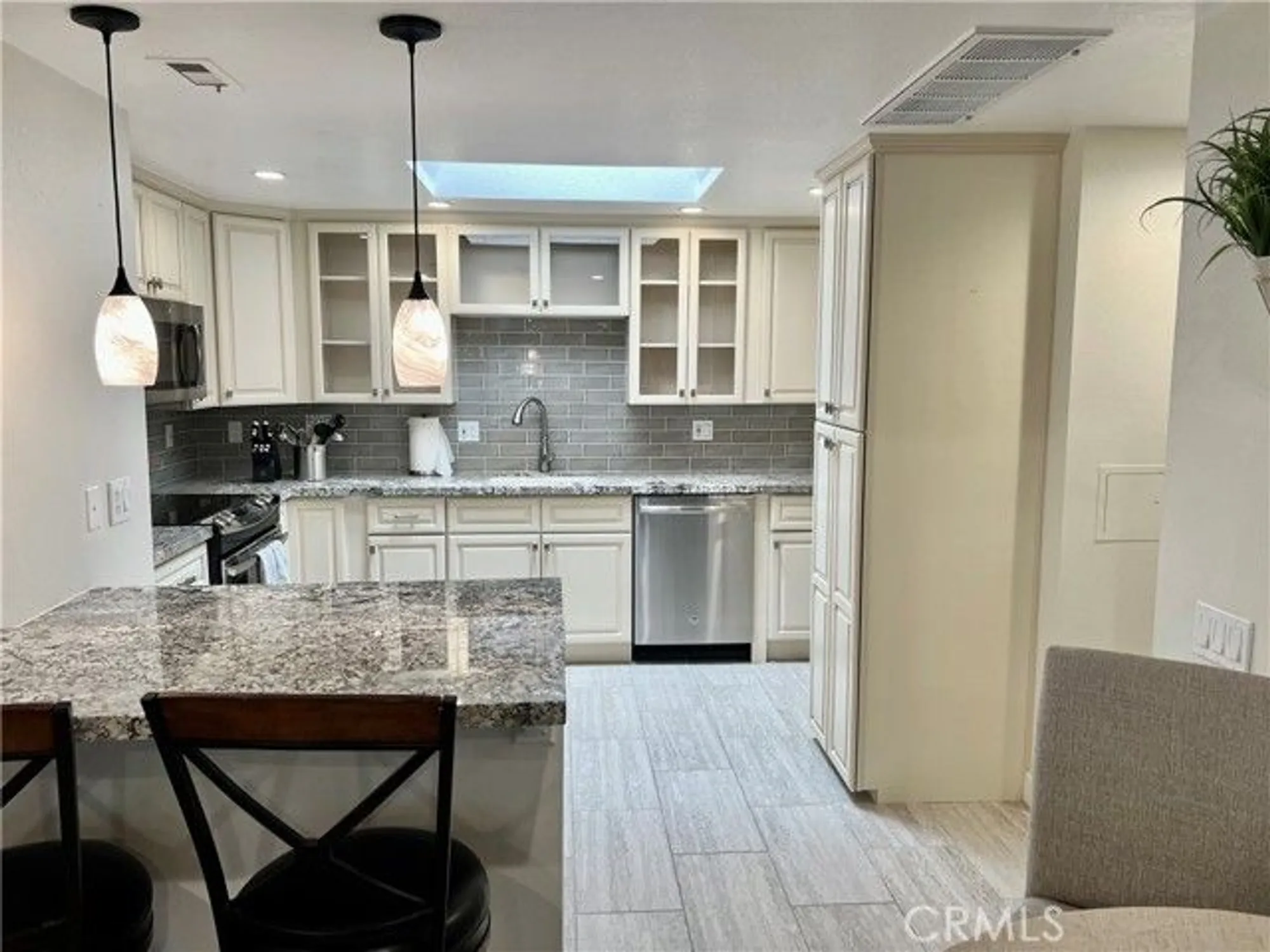 Property Slideshow image 8 of 26 | 13100 shawnee ln # m11 # 208h, Seal Beach, CA, 90740